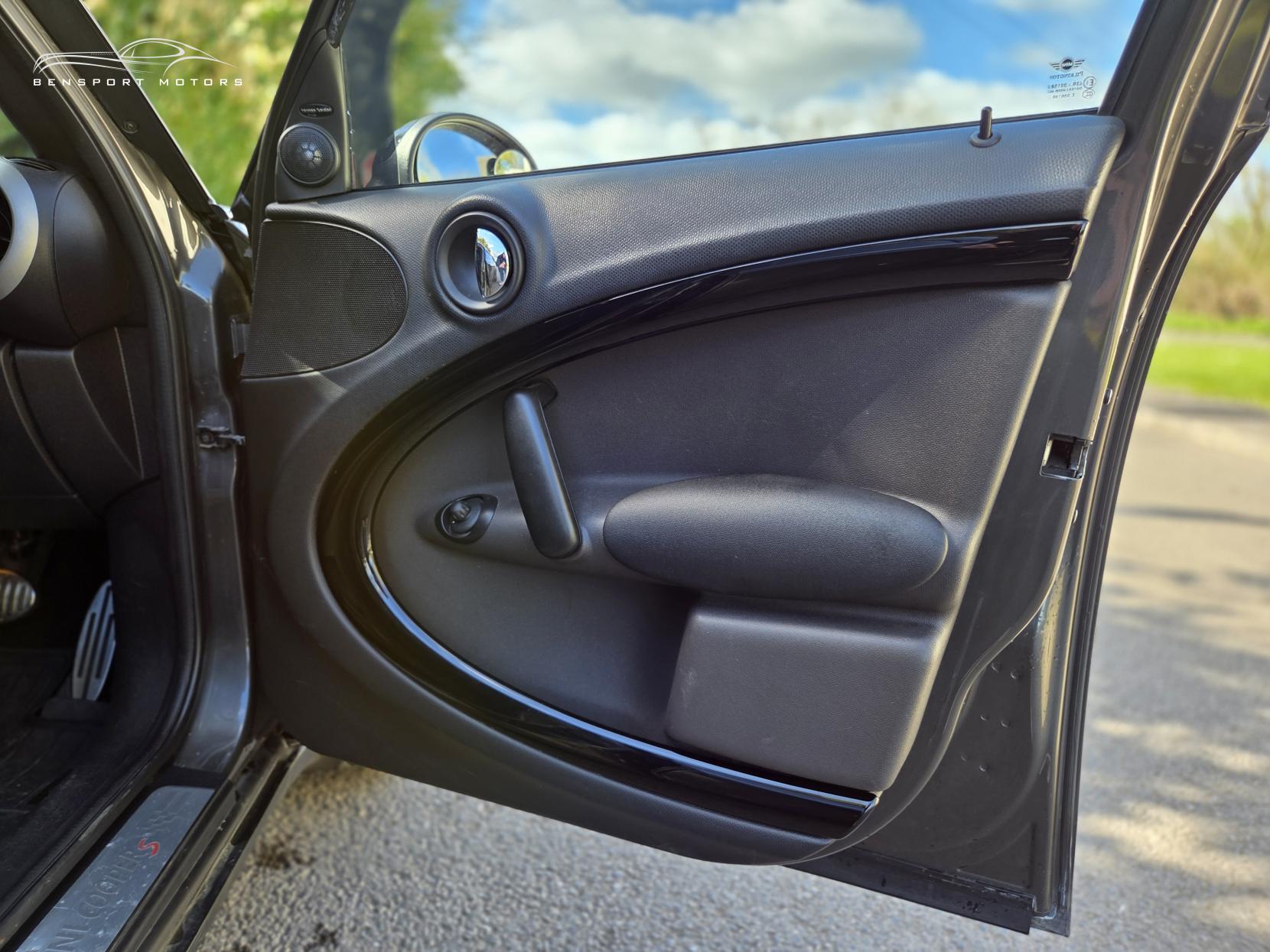 MINI Countryman 2.0 Cooper SD SUV 5dr Diesel Auto ALL4 Euro 5 (143 ps)