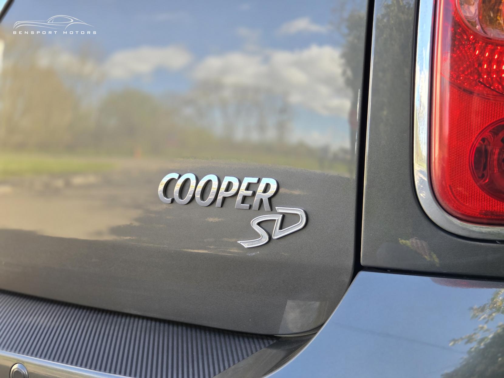 MINI Countryman 2.0 Cooper SD SUV 5dr Diesel Auto ALL4 Euro 5 (143 ps)