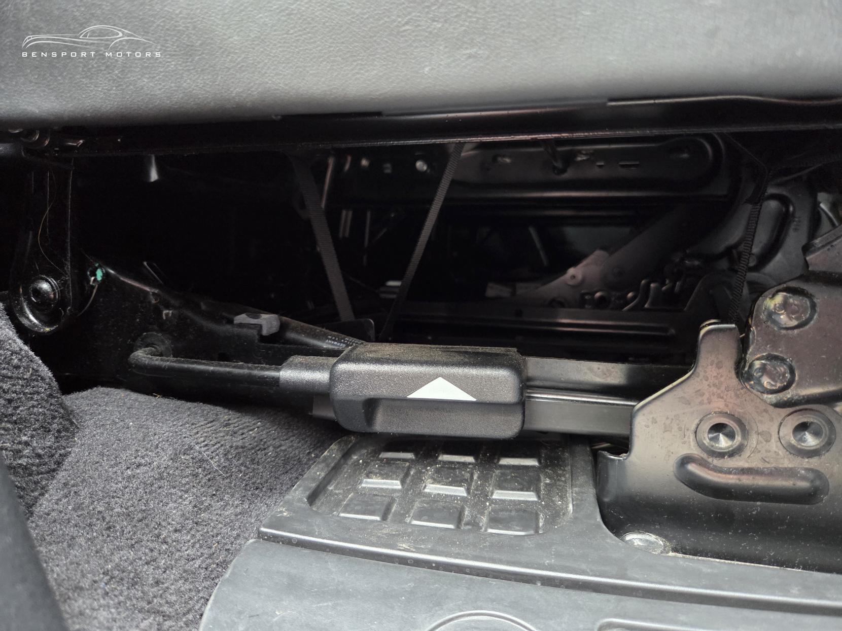 Land Rover Discovery 4 3.0 SD V6 HSE SUV 5dr Diesel Auto 4WD Euro 5 (255 bhp)