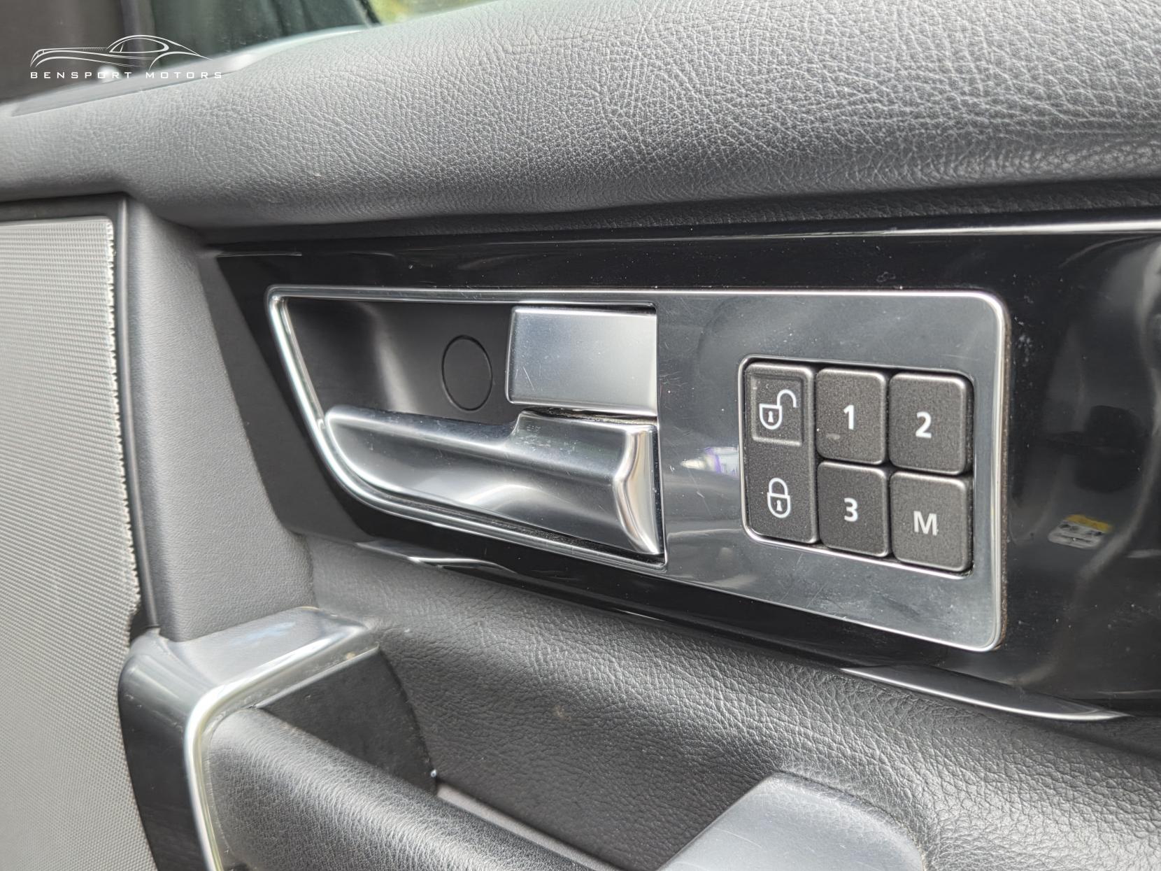 Land Rover Discovery 4 3.0 SD V6 HSE SUV 5dr Diesel Auto 4WD Euro 5 (255 bhp)