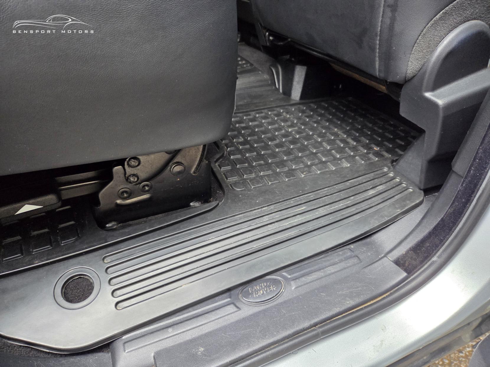 Land Rover Discovery 4 3.0 SD V6 HSE SUV 5dr Diesel Auto 4WD Euro 5 (255 bhp)