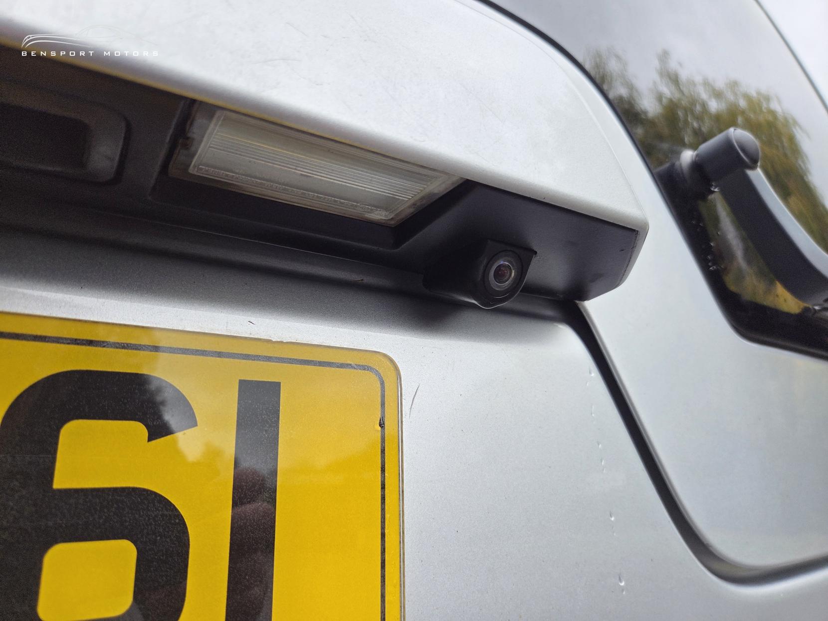 Land Rover Discovery 4 3.0 SD V6 HSE SUV 5dr Diesel Auto 4WD Euro 5 (255 bhp)