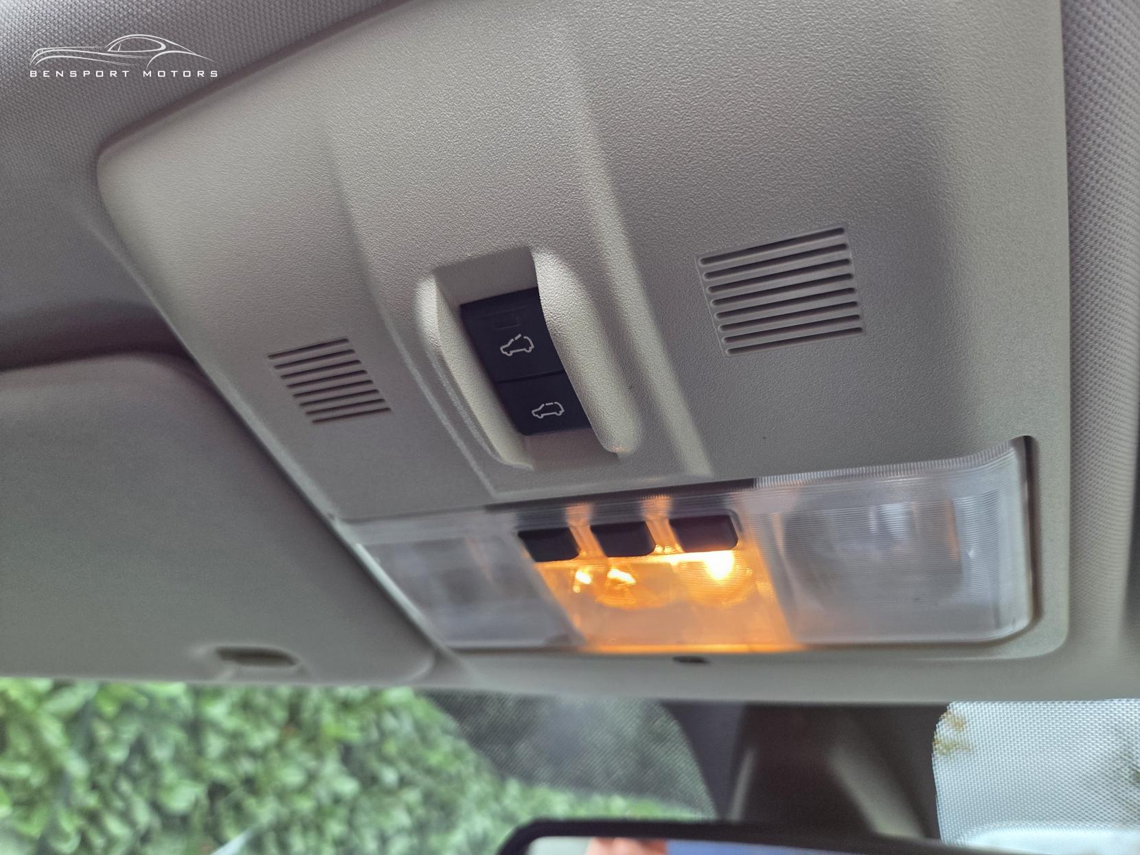 Land Rover Discovery 4 3.0 SD V6 HSE SUV 5dr Diesel Auto 4WD Euro 5 (255 bhp)