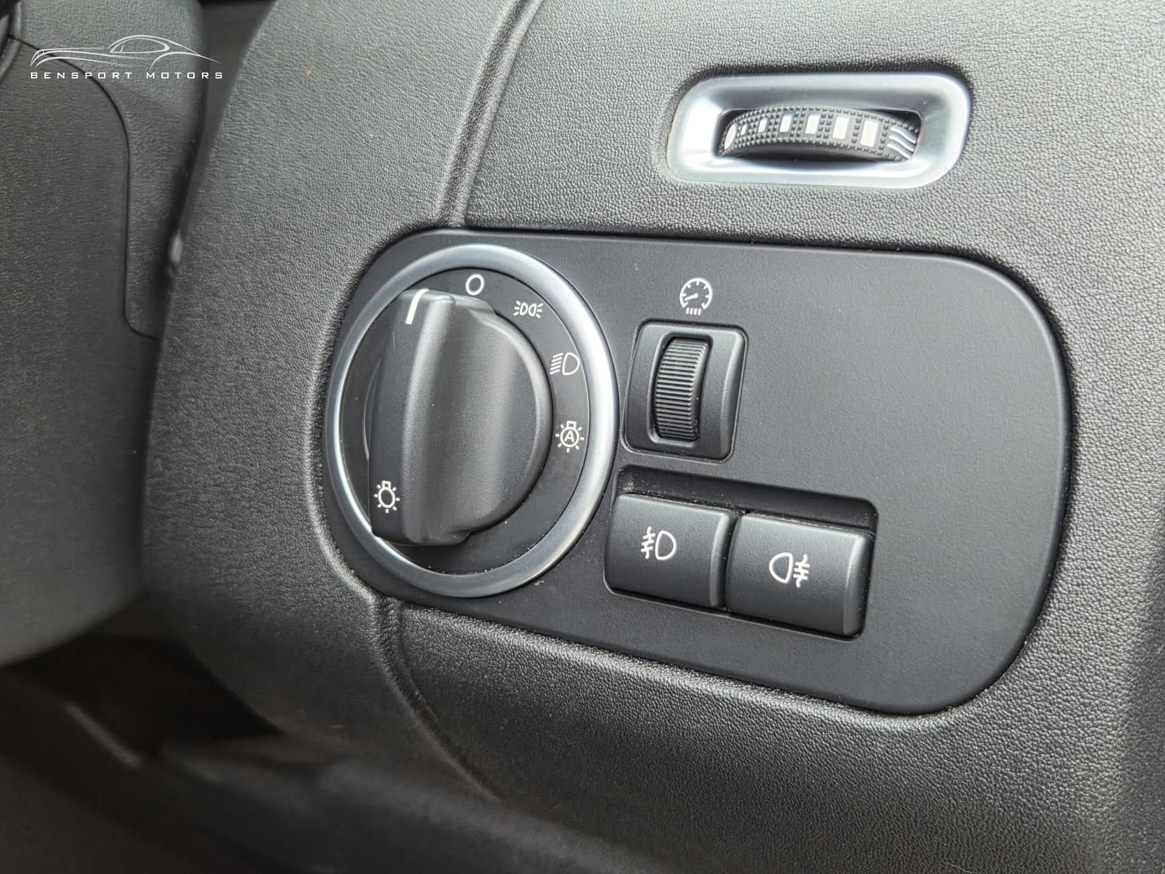 Land Rover Discovery 4 3.0 SD V6 HSE SUV 5dr Diesel Auto 4WD Euro 5 (255 bhp)