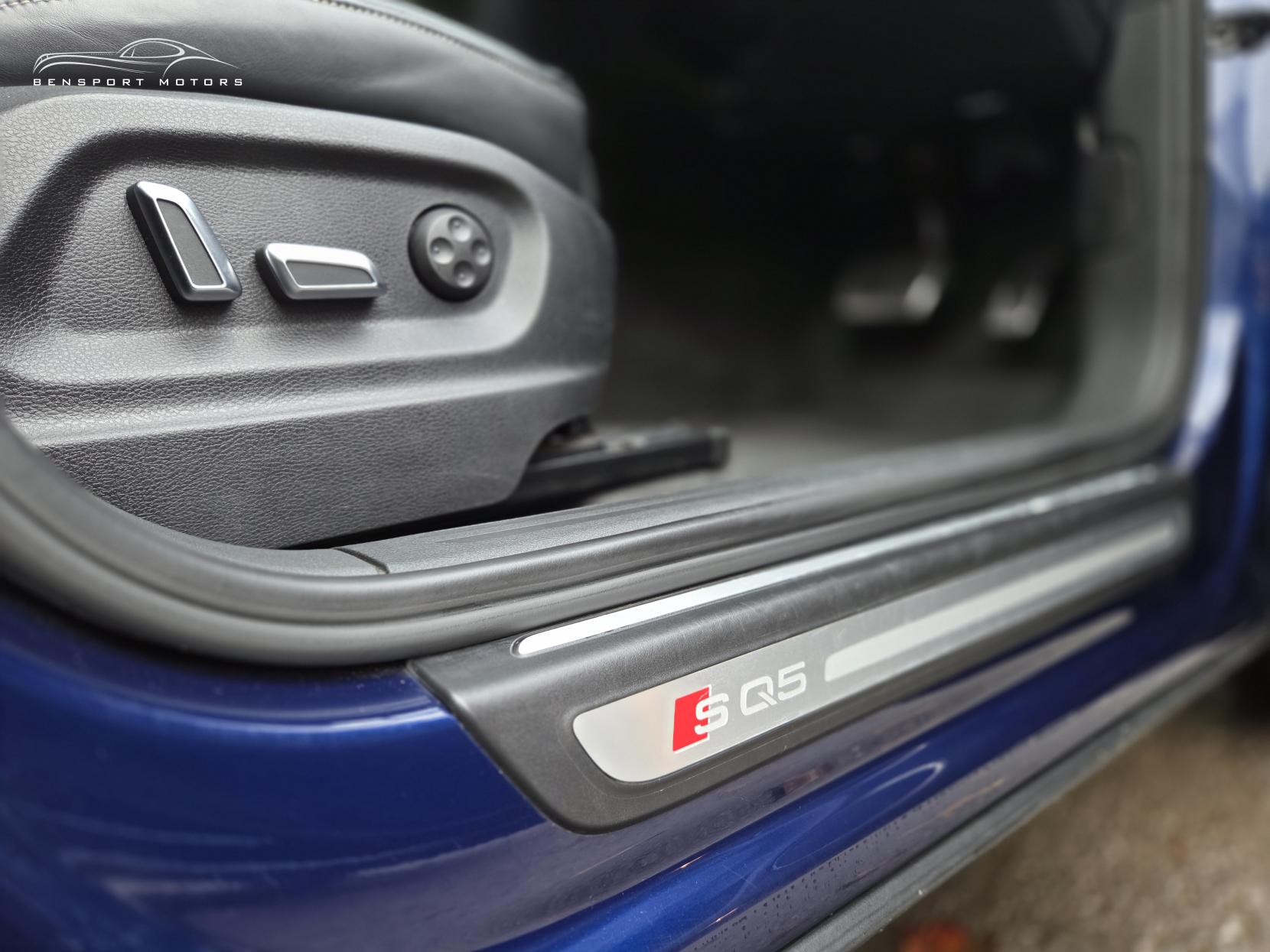 Audi SQ5 3.0 BiTDI V6 SUV 5dr Diesel Tiptronic quattro Euro 5 (s/s) (313 ps)