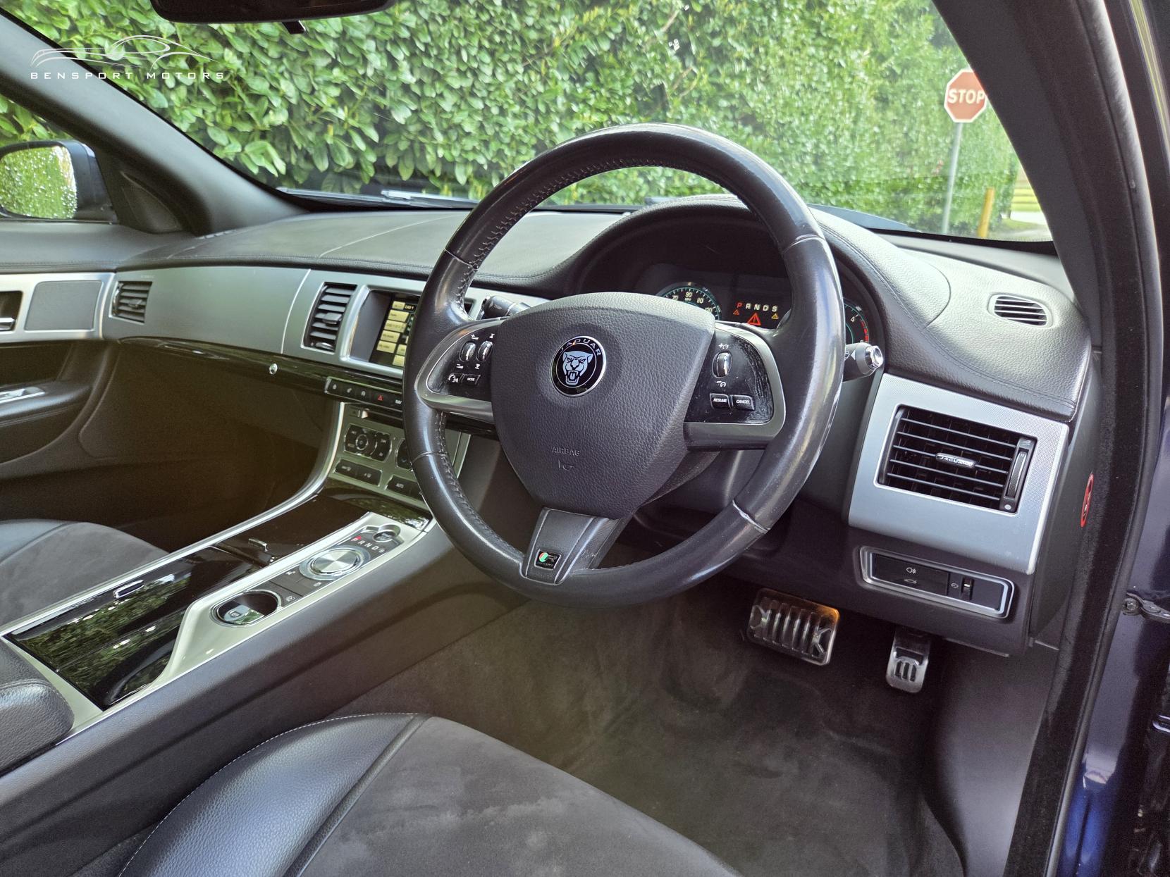 Jaguar XF 2.2d R-Sport Saloon 4dr Diesel Auto Euro 5 (s/s) (200 ps)