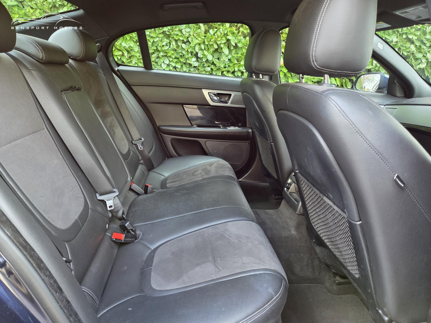 Jaguar XF 2.2d R-Sport Saloon 4dr Diesel Auto Euro 5 (s/s) (200 ps)