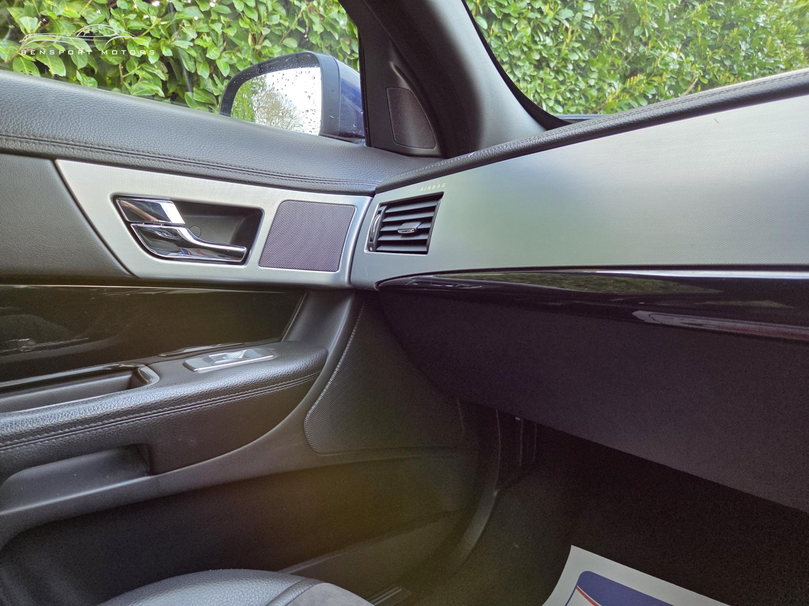 Jaguar XF 2.2d R-Sport Saloon 4dr Diesel Auto Euro 5 (s/s) (200 ps)