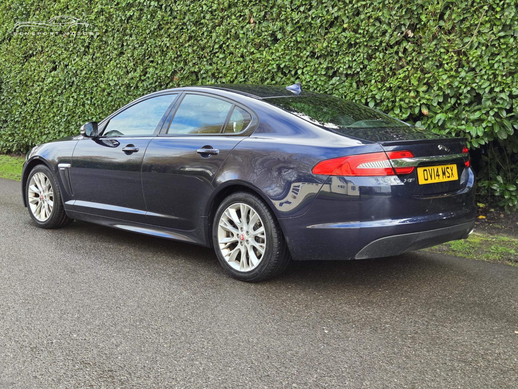 Jaguar XF 2.2d R-Sport Saloon 4dr Diesel Auto Euro 5 (s/s) (200 ps)
