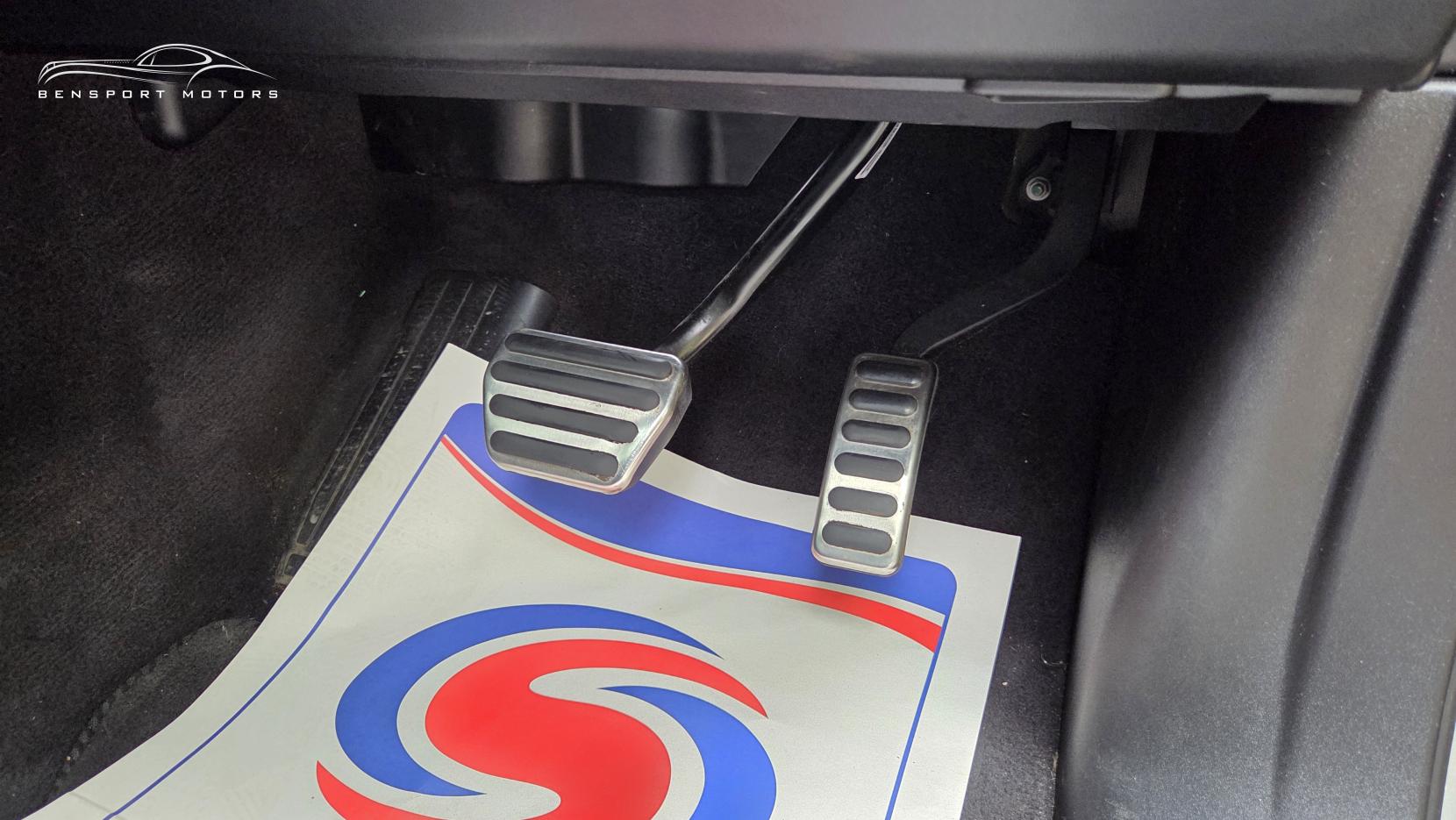 Land Rover Range Rover Sport 3.0 SD V6 HSE Dynamic SUV 5dr Diesel Auto 4WD Euro 5 (s/s) (292 ps)