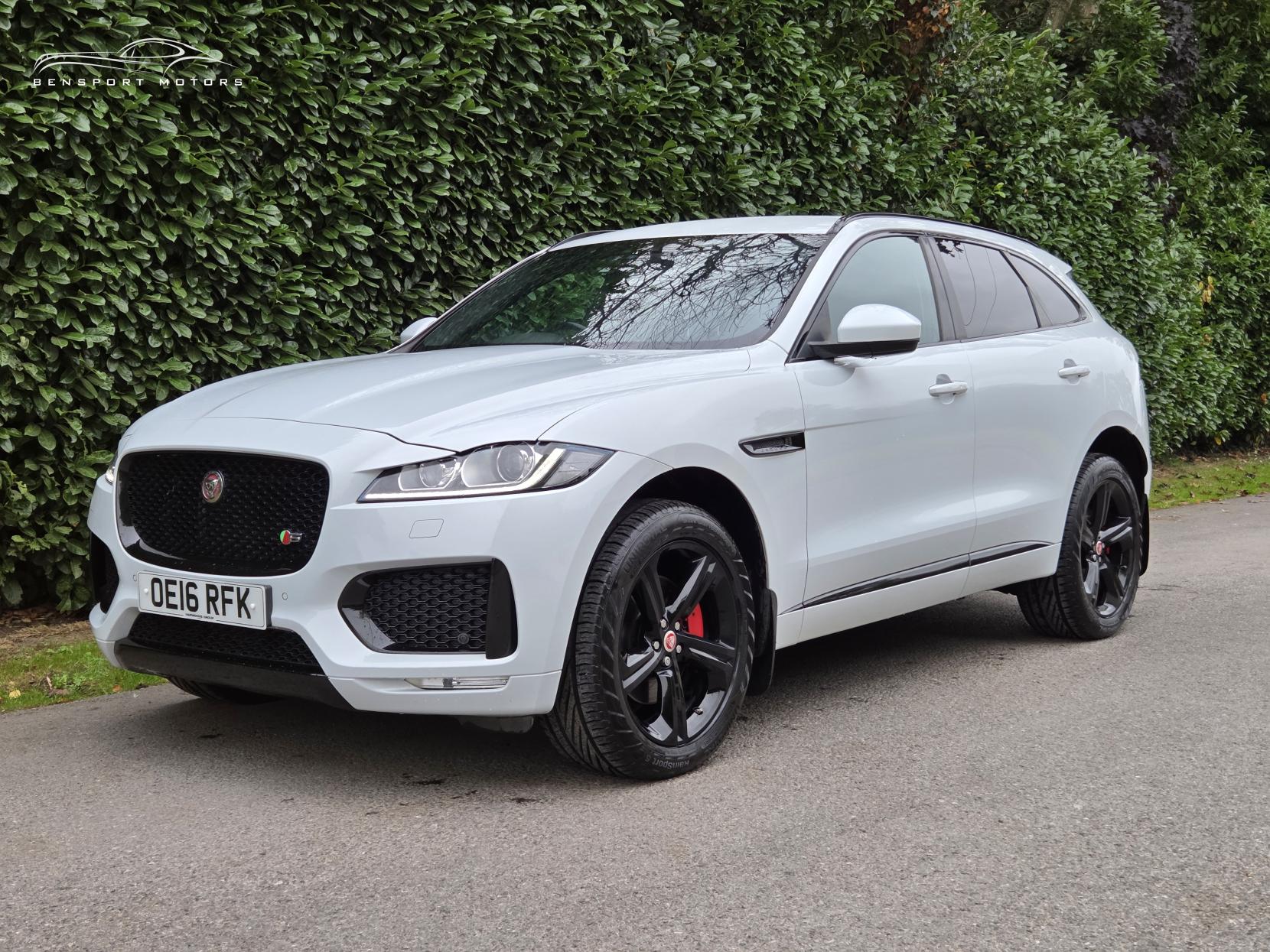 Jaguar F-PACE 3.0 D300 V6 S SUV 5dr Diesel Auto AWD Euro 6 (s/s) (300 ps)