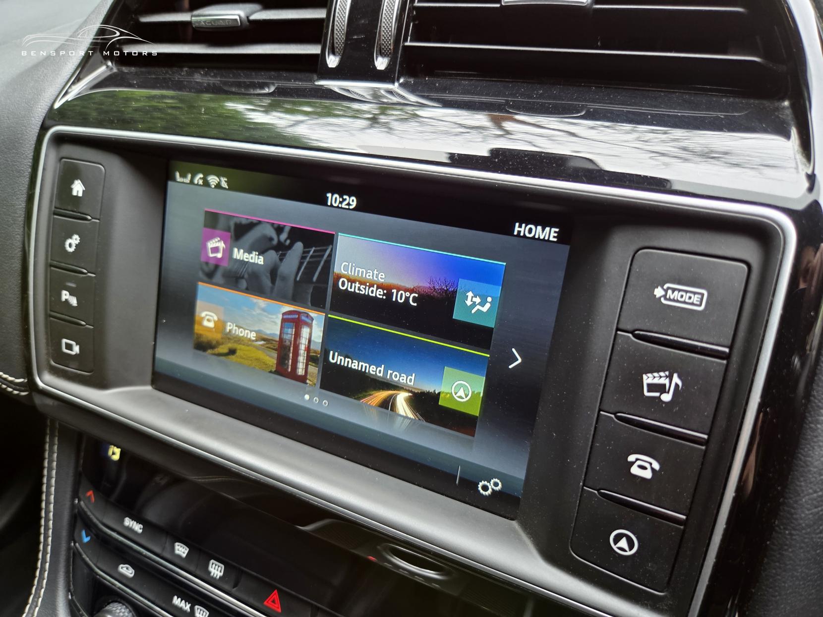 Jaguar F-PACE 3.0 D300 V6 S SUV 5dr Diesel Auto AWD Euro 6 (s/s) (300 ps)