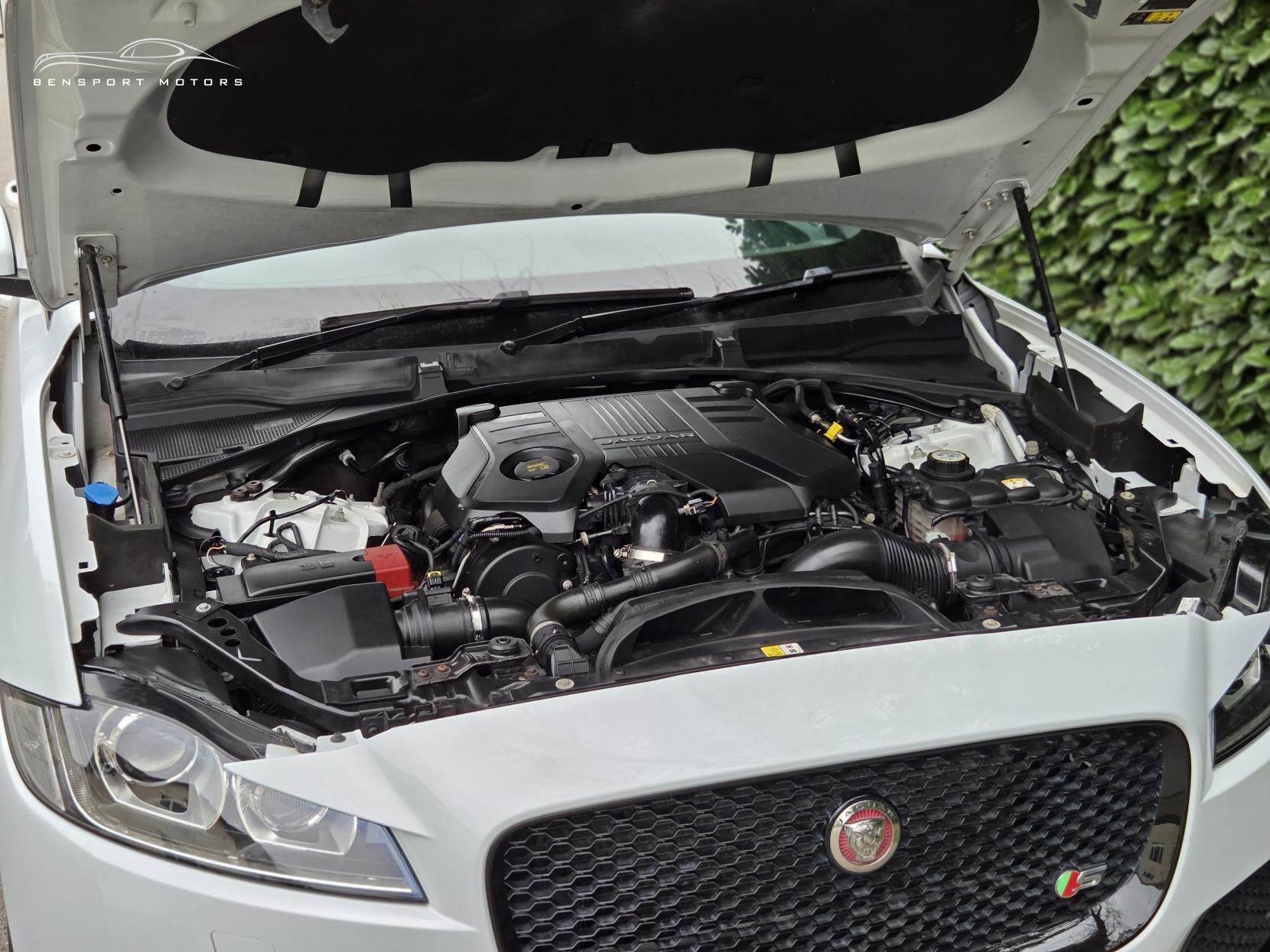 Jaguar F-PACE 3.0 D300 V6 S SUV 5dr Diesel Auto AWD Euro 6 (s/s) (300 ps)