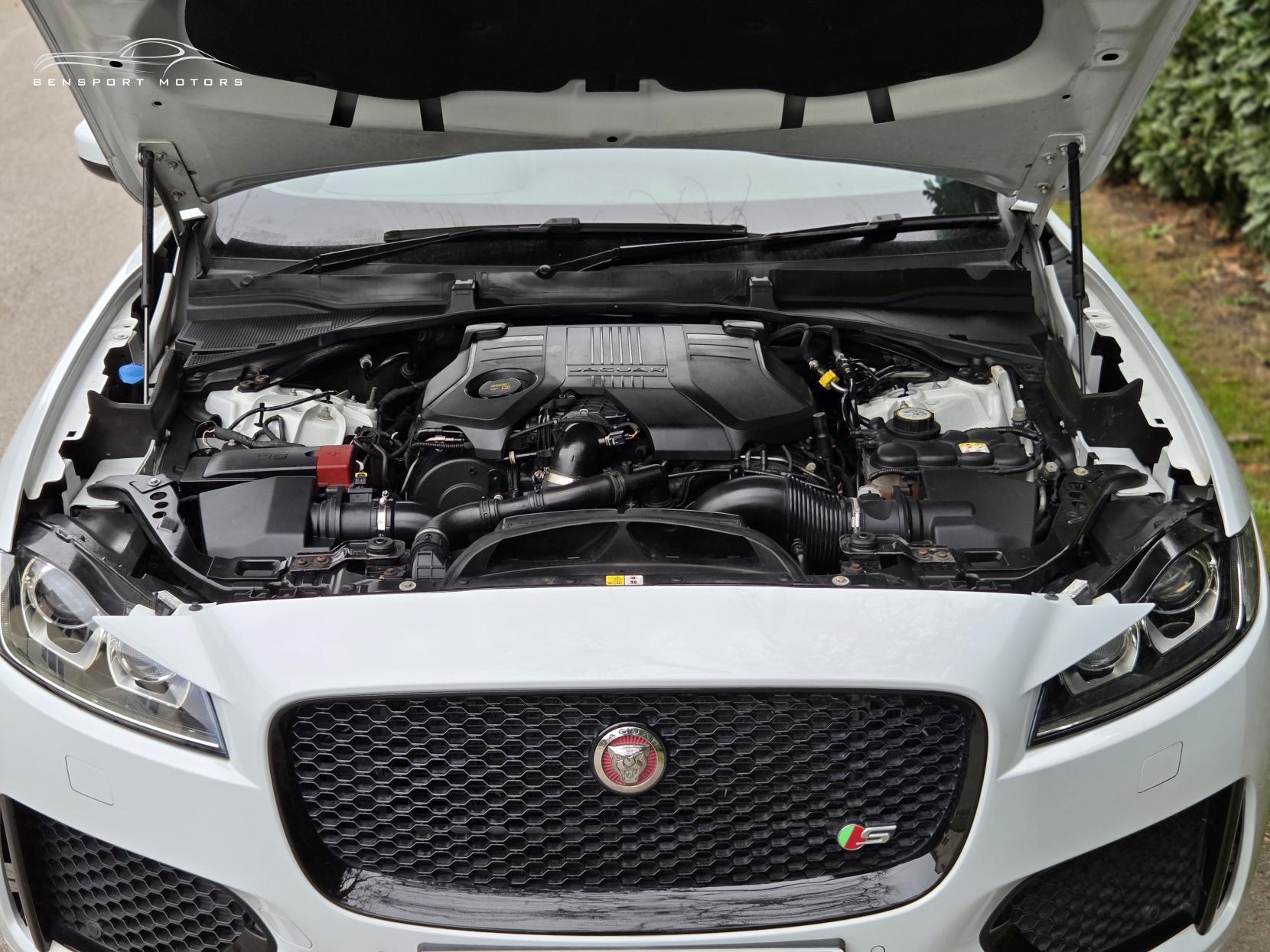 Jaguar F-PACE 3.0 D300 V6 S SUV 5dr Diesel Auto AWD Euro 6 (s/s) (300 ps)