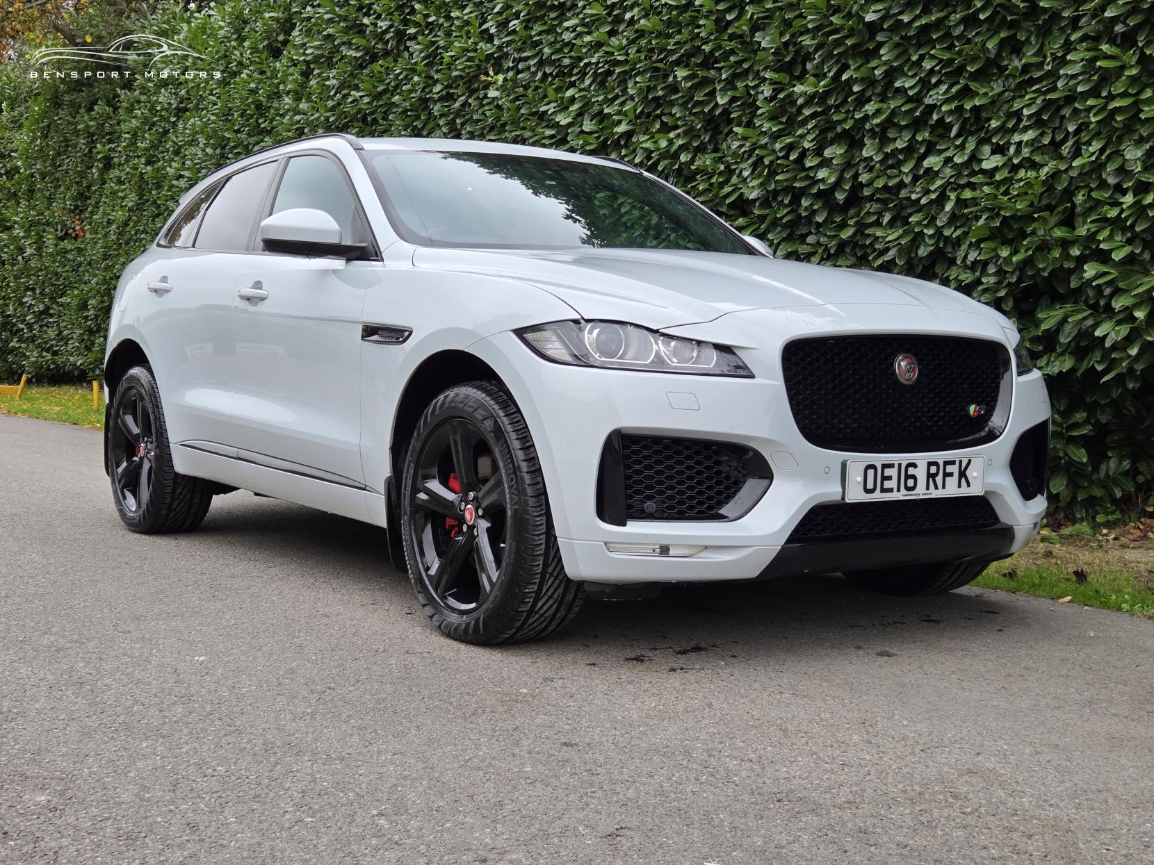 Jaguar F-PACE 3.0 D300 V6 S SUV 5dr Diesel Auto AWD Euro 6 (s/s) (300 ps)