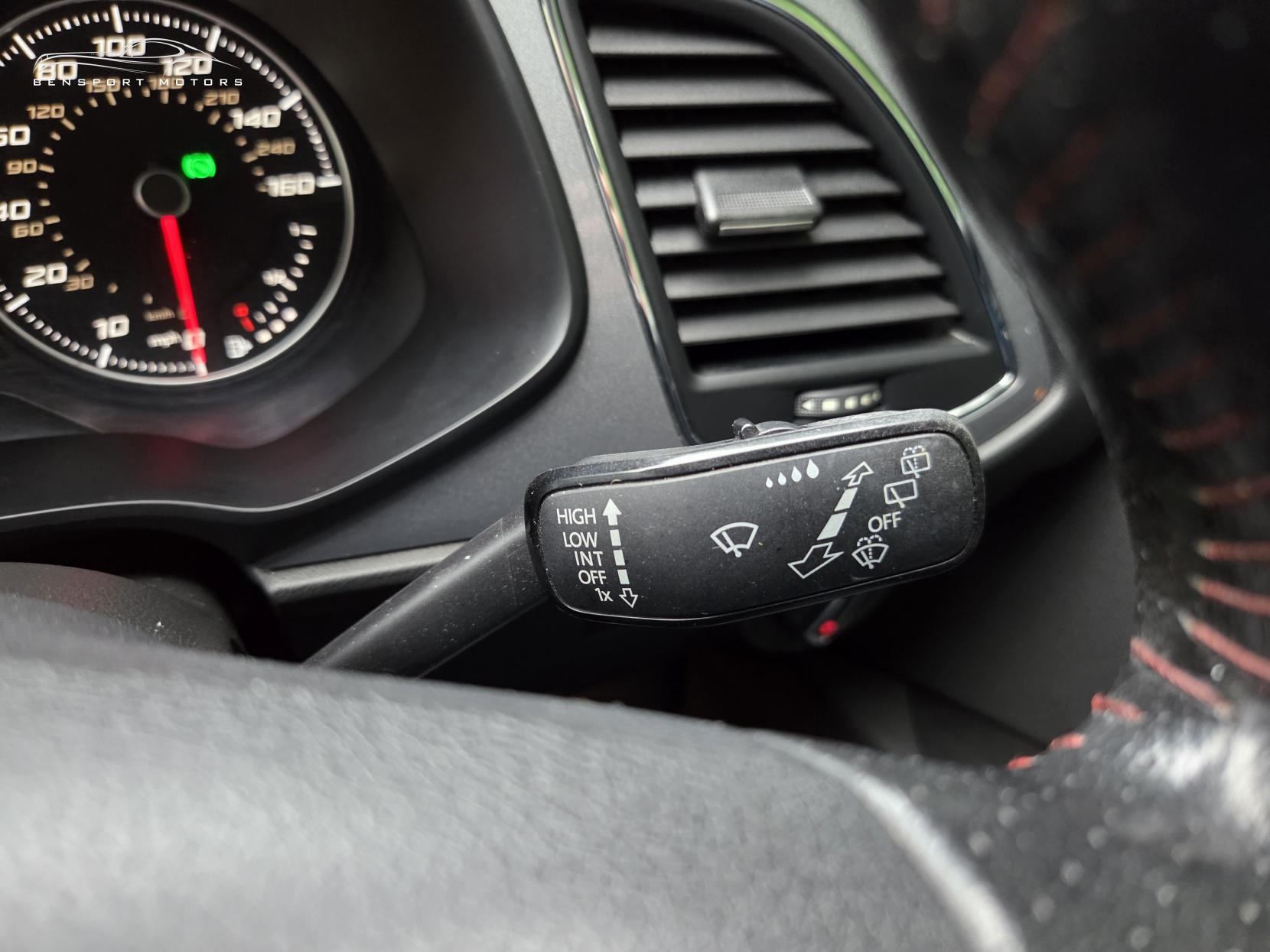 SEAT Leon 2.0 TDI CR FR Sport Tourer 5dr Diesel DSG Euro 5 (s/s) (184 ps)