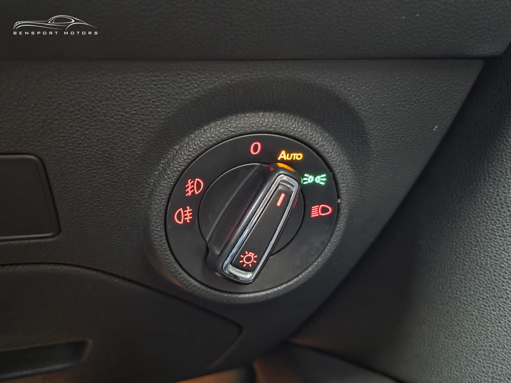 SEAT Leon 2.0 TDI CR FR Sport Tourer 5dr Diesel DSG Euro 5 (s/s) (184 ps)