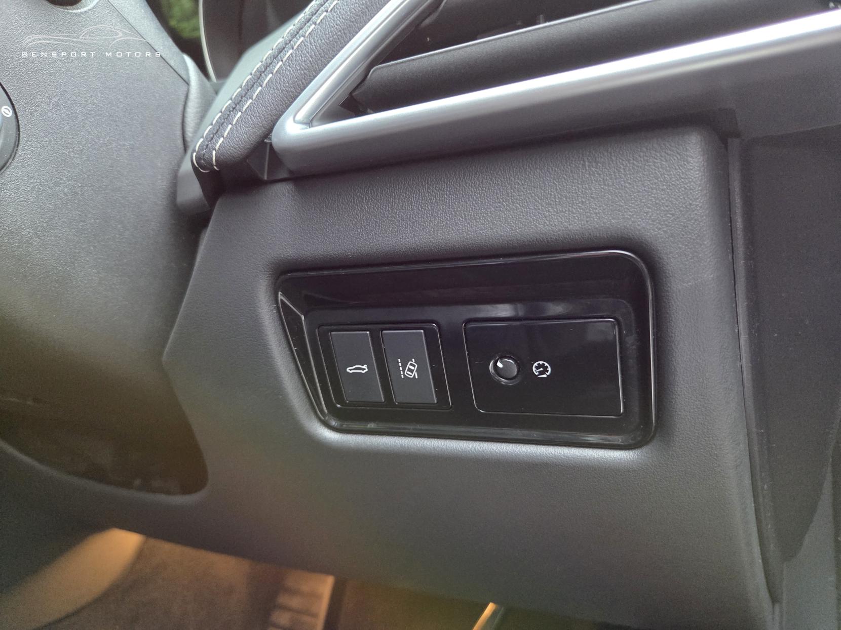 Jaguar XE 3.0 V6 S Saloon 4dr Petrol Auto Euro 6 (s/s) (380 ps)