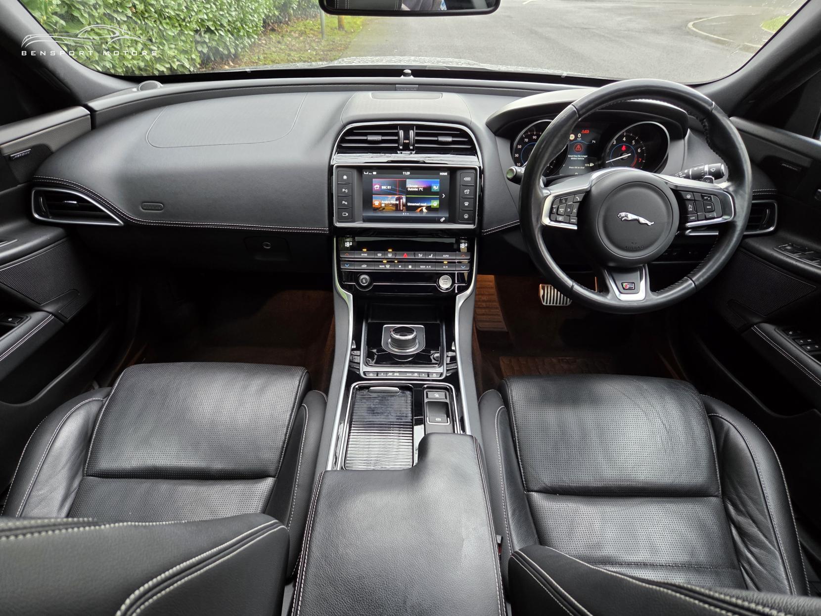 Jaguar XE 3.0 V6 S Saloon 4dr Petrol Auto Euro 6 (s/s) (380 ps)