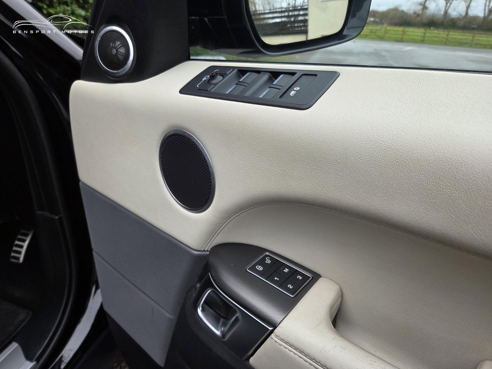 Land Rover Range Rover Sport 3.0 SD V6 HSE Dynamic SUV 5dr Diesel Auto 4WD Euro 6 (s/s) (306 ps)