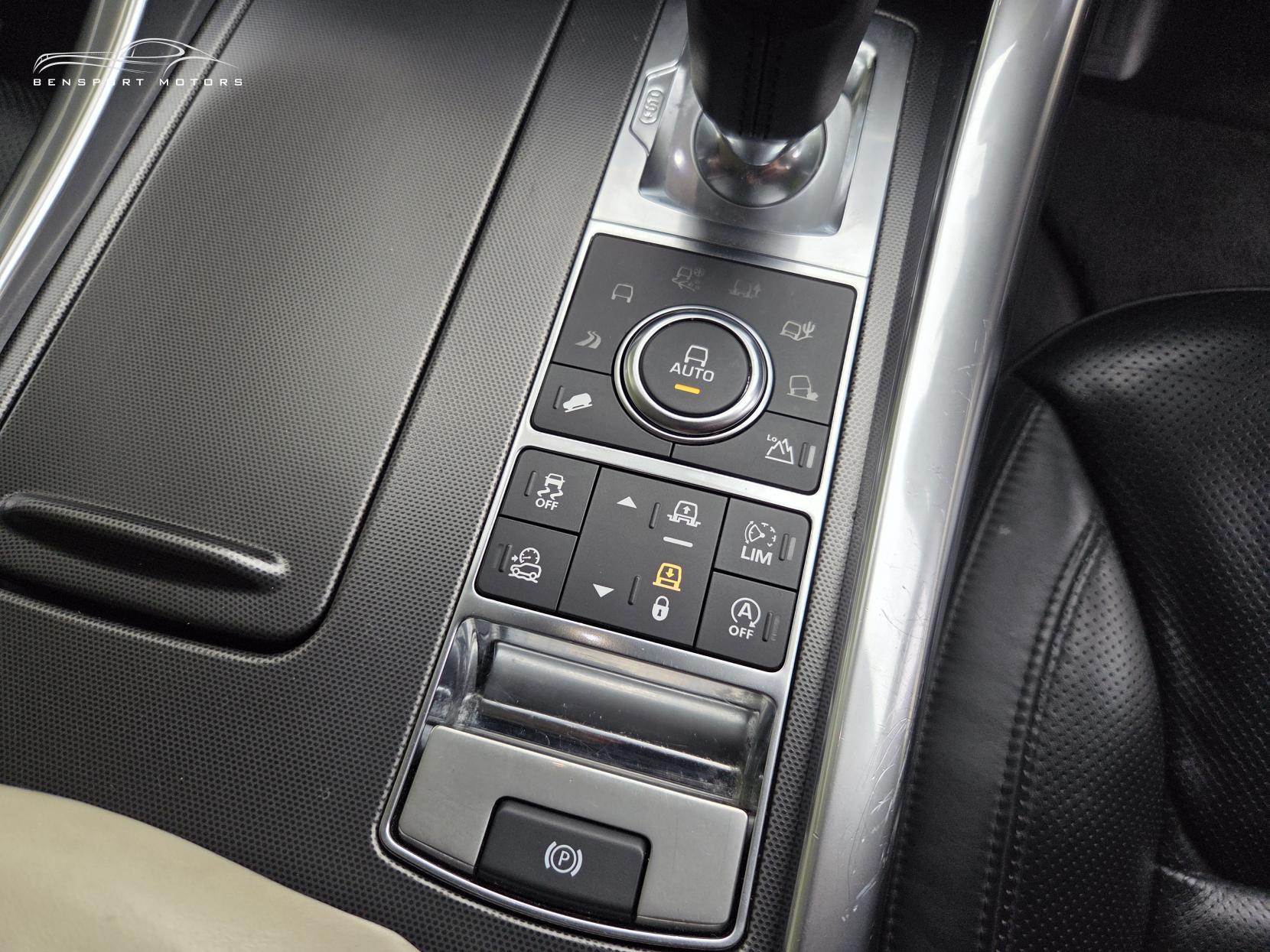 Land Rover Range Rover Sport 3.0 SD V6 HSE Dynamic SUV 5dr Diesel Auto 4WD Euro 6 (s/s) (306 ps)