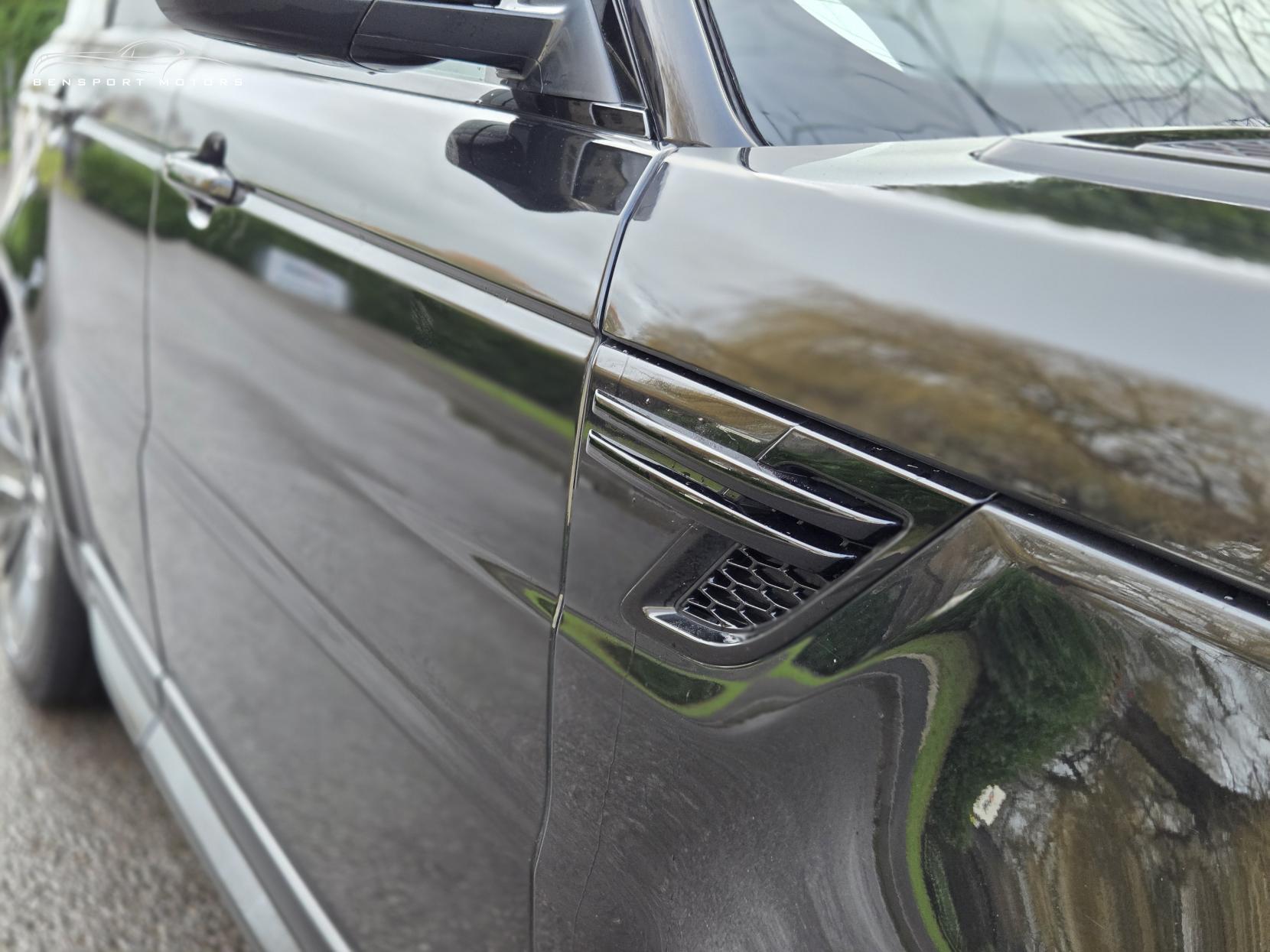 Land Rover Range Rover Sport 3.0 SD V6 HSE Dynamic SUV 5dr Diesel Auto 4WD Euro 6 (s/s) (306 ps)