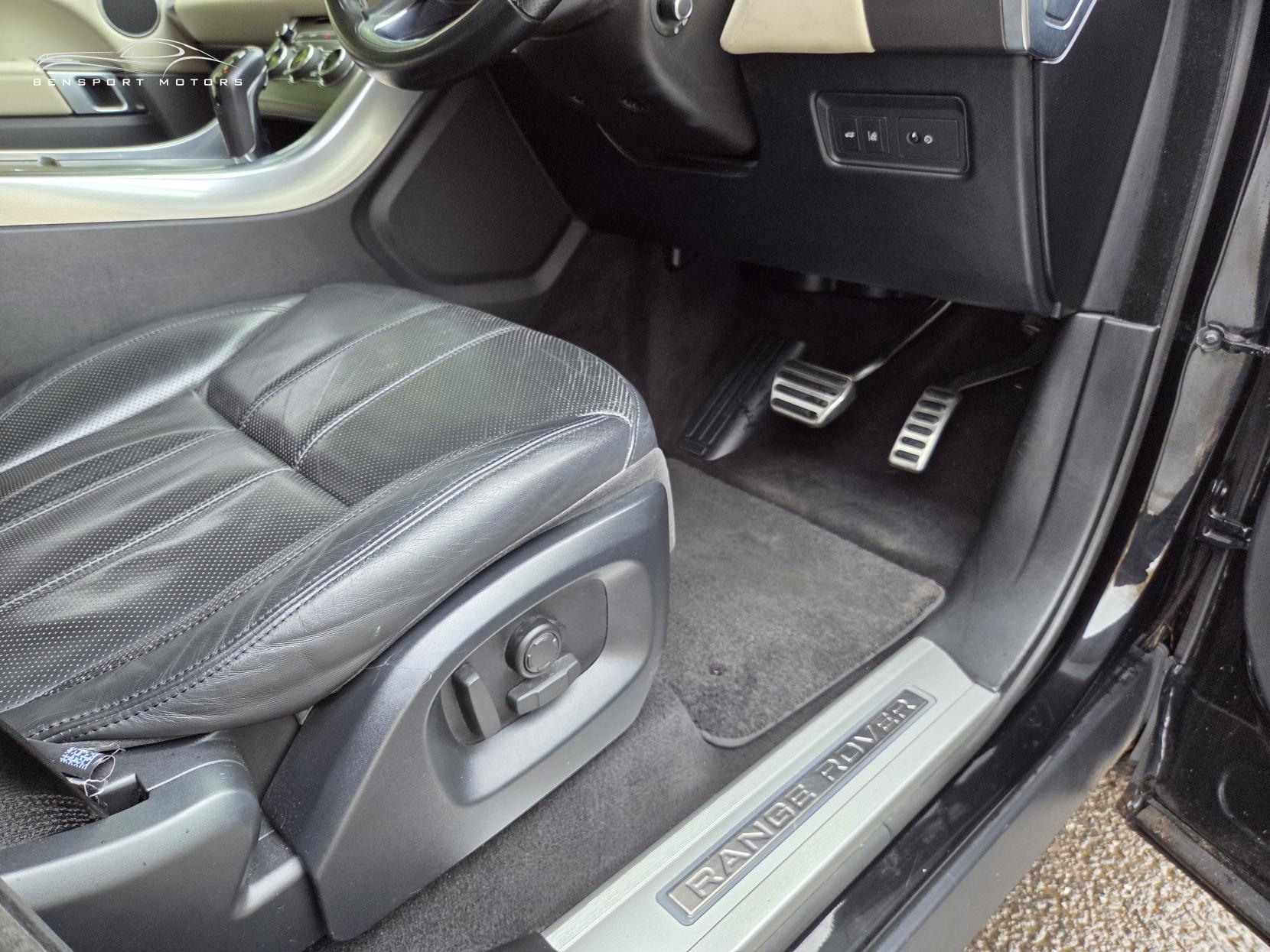 Land Rover Range Rover Sport 3.0 SD V6 HSE Dynamic SUV 5dr Diesel Auto 4WD Euro 6 (s/s) (306 ps)