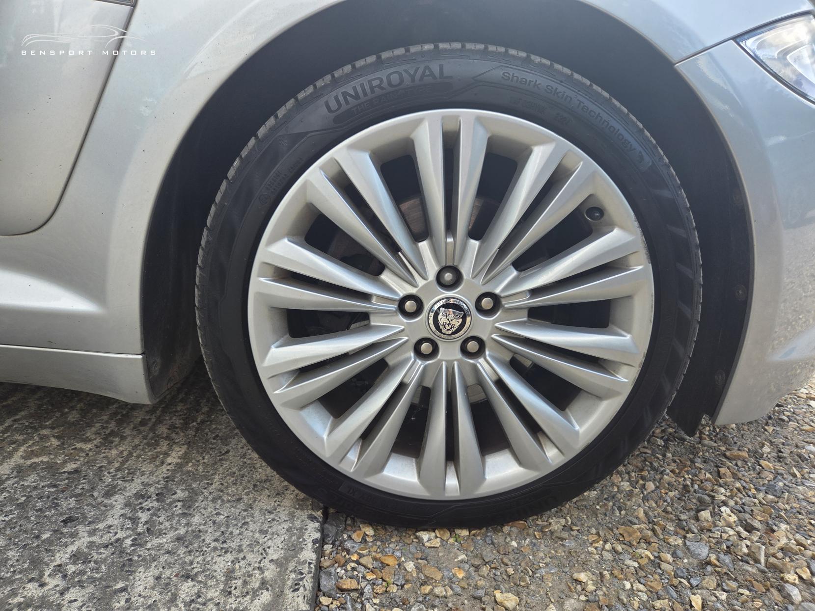 Jaguar XF 2.2d Portfolio Saloon 4dr Diesel Auto Euro 5 (s/s) (200 ps)