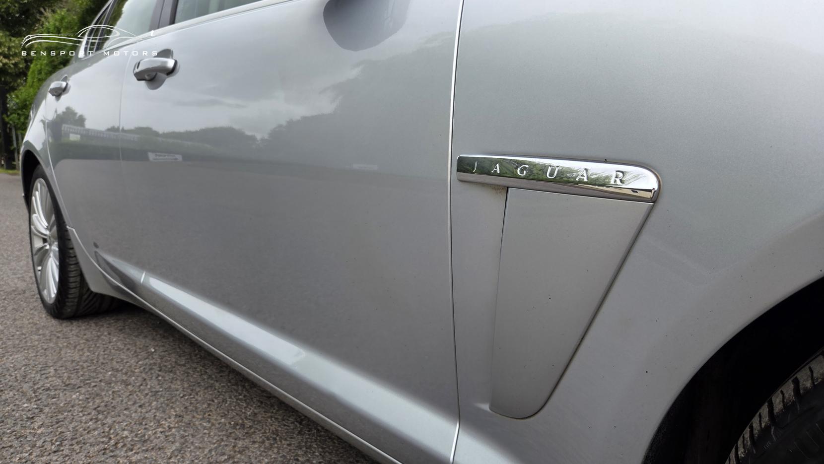 Jaguar XF 2.2d Portfolio Saloon 4dr Diesel Auto Euro 5 (s/s) (200 ps)