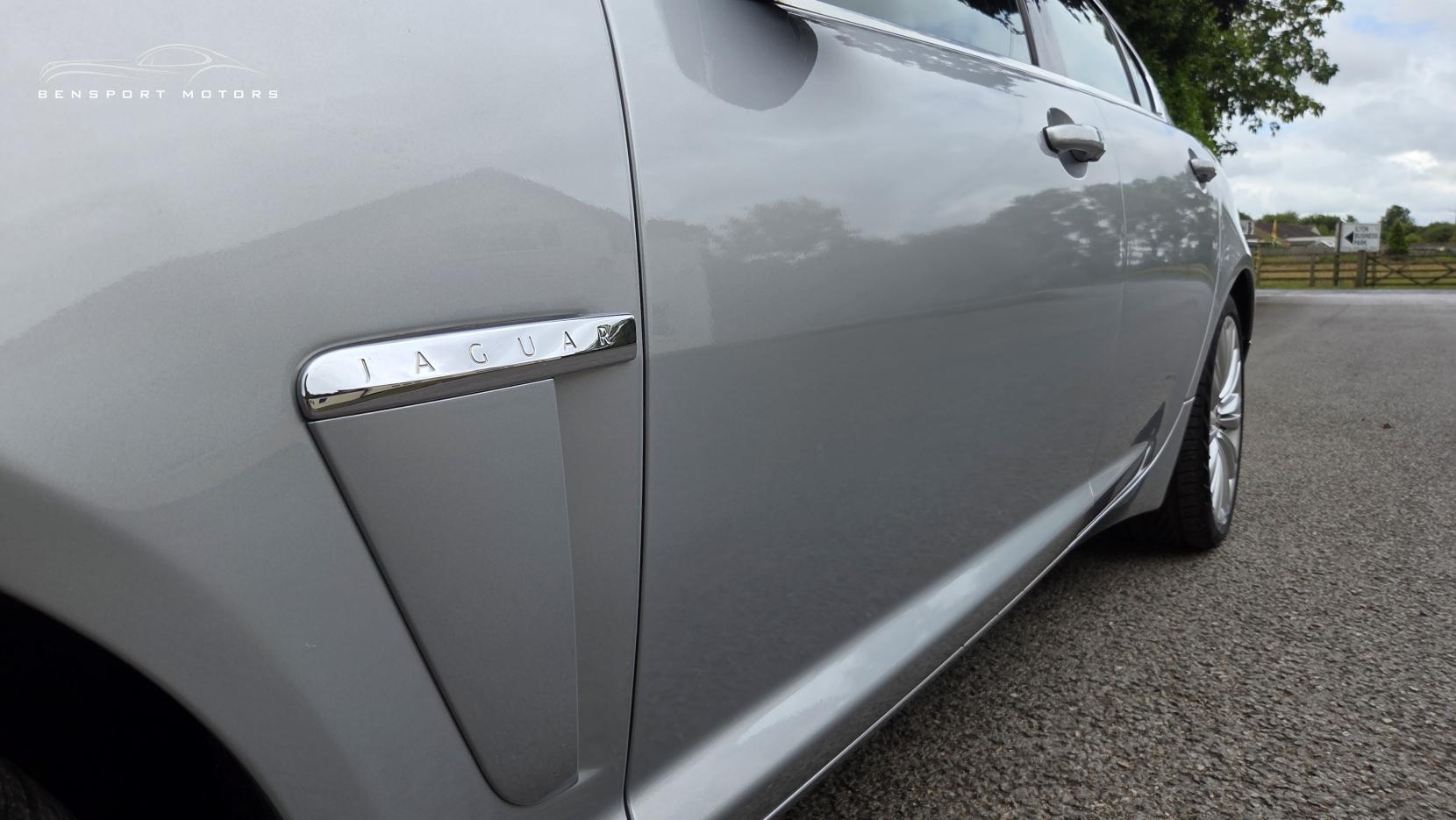 Jaguar XF 2.2d Portfolio Saloon 4dr Diesel Auto Euro 5 (s/s) (200 ps)