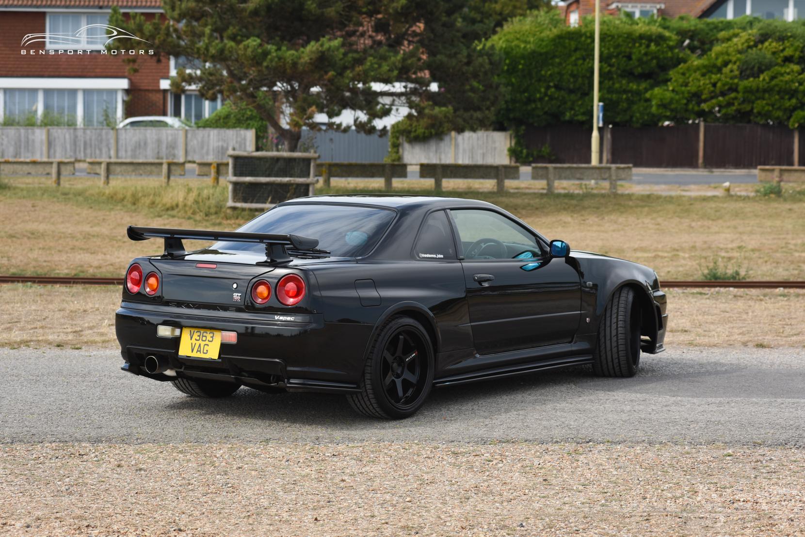 Nissan Skyline 2.6 GT-R Coupe 2dr Petrol Manual (280 bhp)