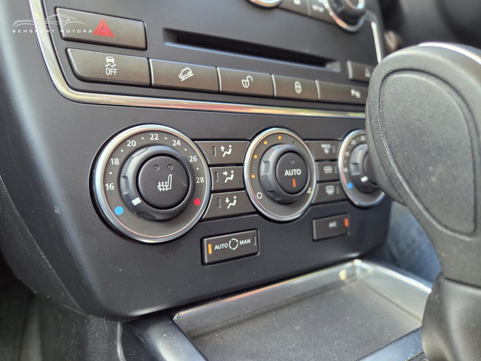 Land Rover Freelander 2 2.2 SD4 HSE SUV 5dr Diesel CommandShift 4WD Euro 5 (190 ps)
