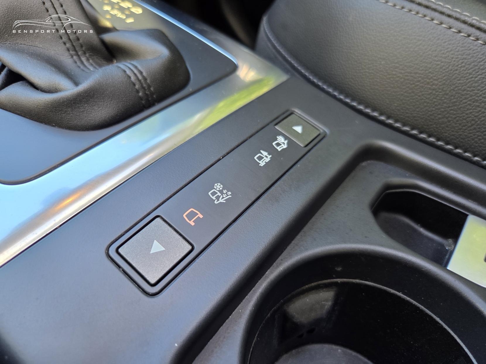 Land Rover Freelander 2 2.2 SD4 HSE SUV 5dr Diesel CommandShift 4WD Euro 5 (190 ps)