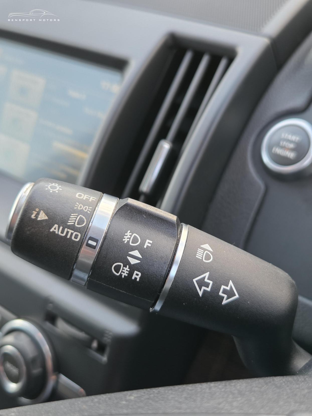 Land Rover Freelander 2 2.2 SD4 HSE SUV 5dr Diesel CommandShift 4WD Euro 5 (190 ps)