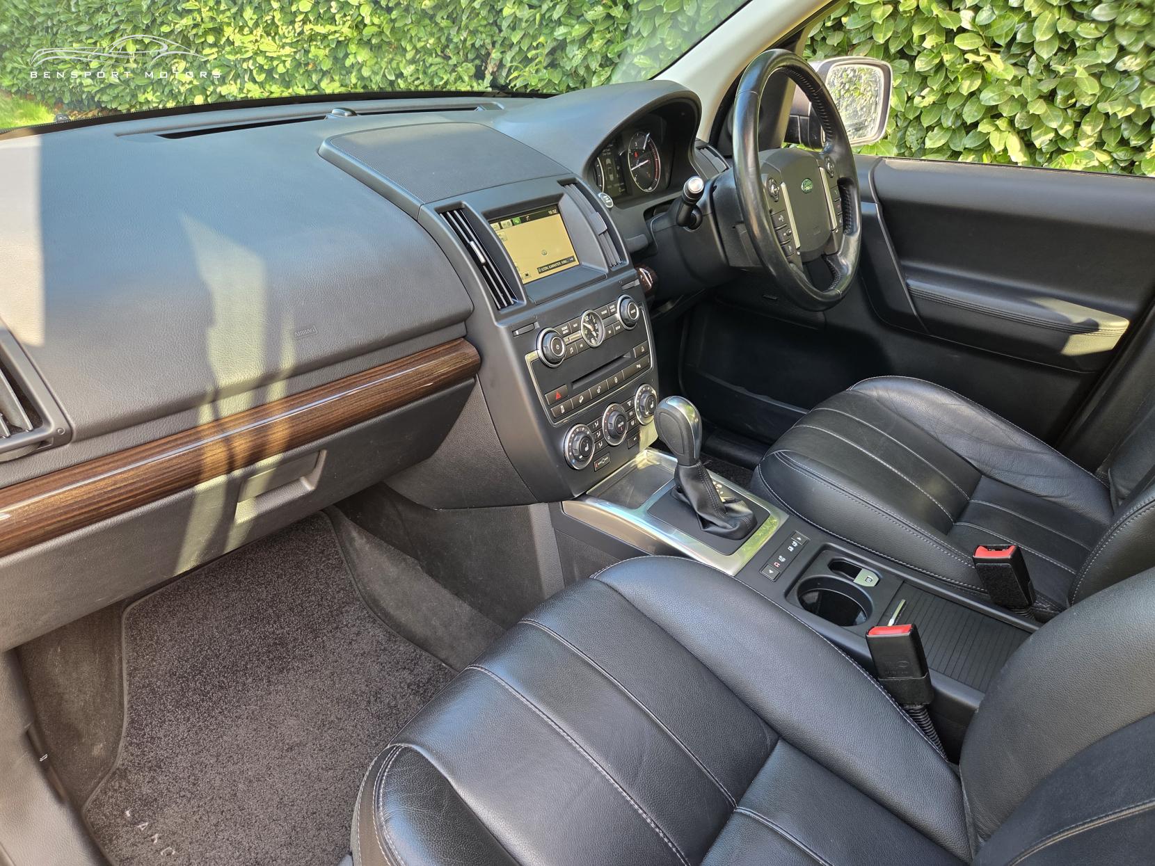 Land Rover Freelander 2 2.2 SD4 HSE SUV 5dr Diesel CommandShift 4WD Euro 5 (190 ps)