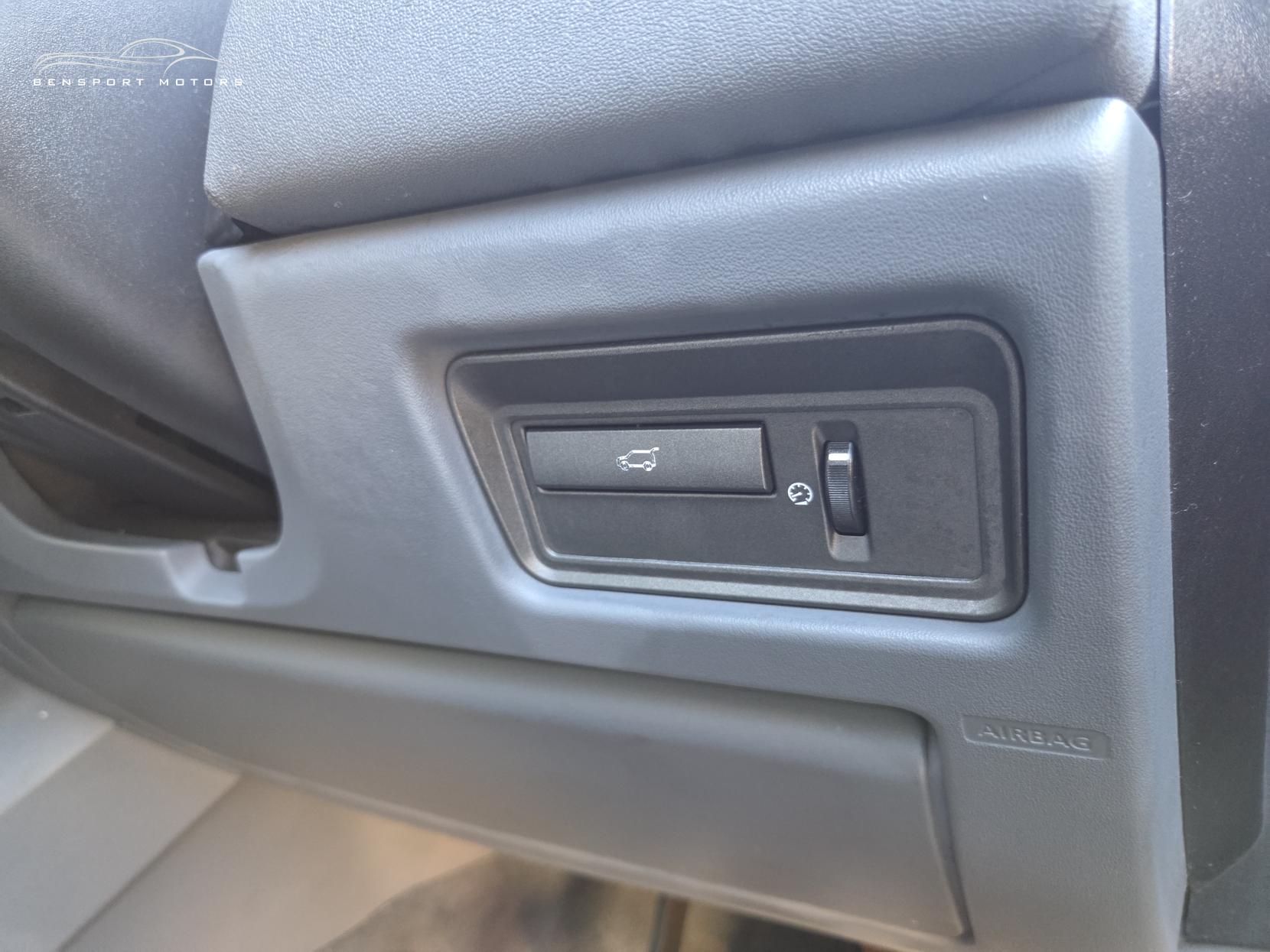 Land Rover Range Rover Evoque 2.2 SD4 Dynamic SUV 5dr Diesel Auto 4WD Euro 5 (s/s) (190 ps)