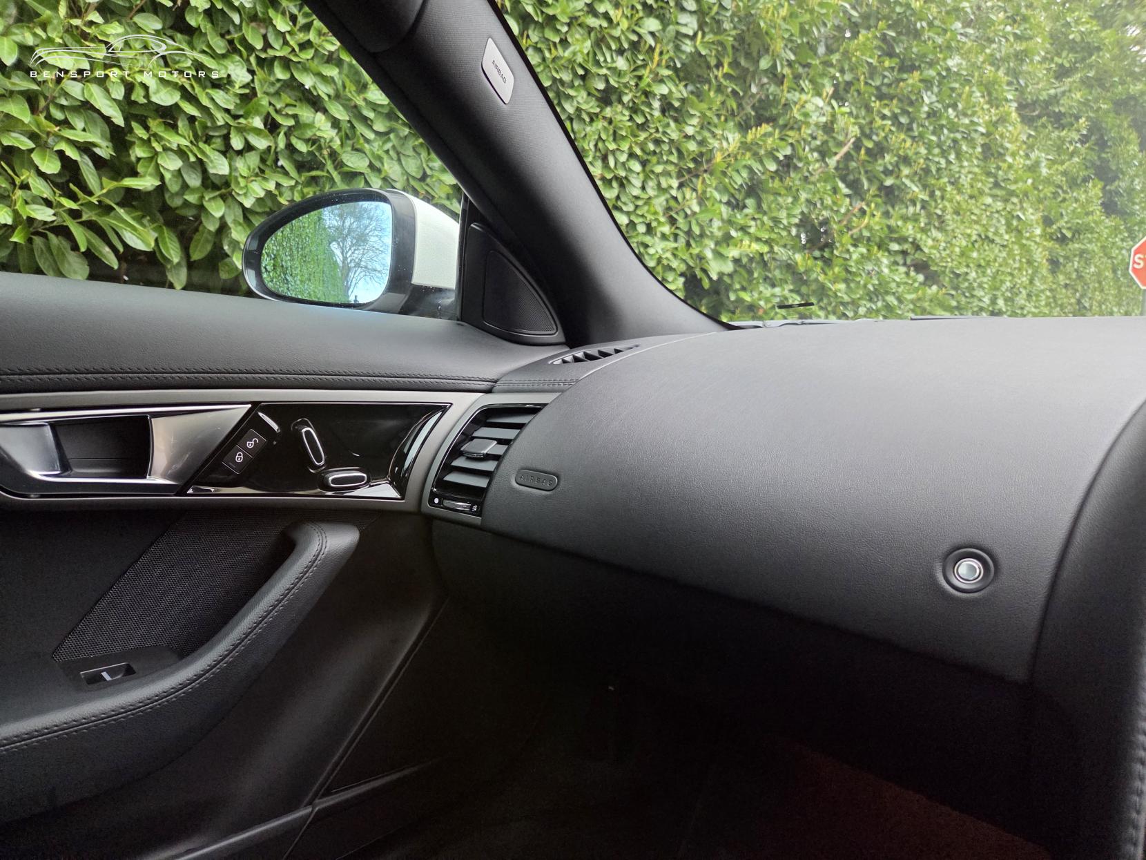 Jaguar F-Type 3.0 V6 Coupe 2dr Petrol Auto Euro 5 (s/s) (340 ps)