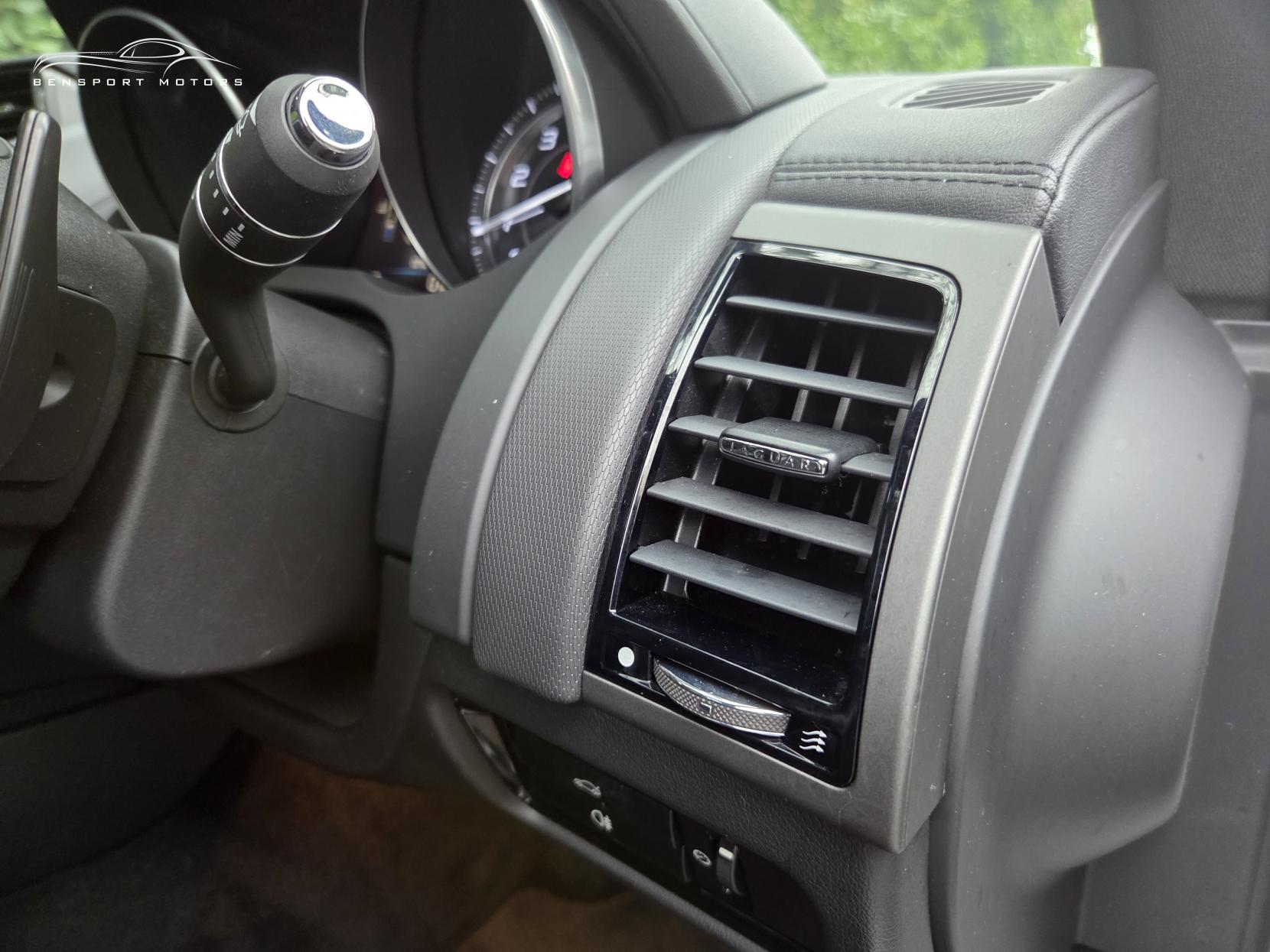 Jaguar F-Type 3.0 V6 Coupe 2dr Petrol Auto Euro 5 (s/s) (340 ps)