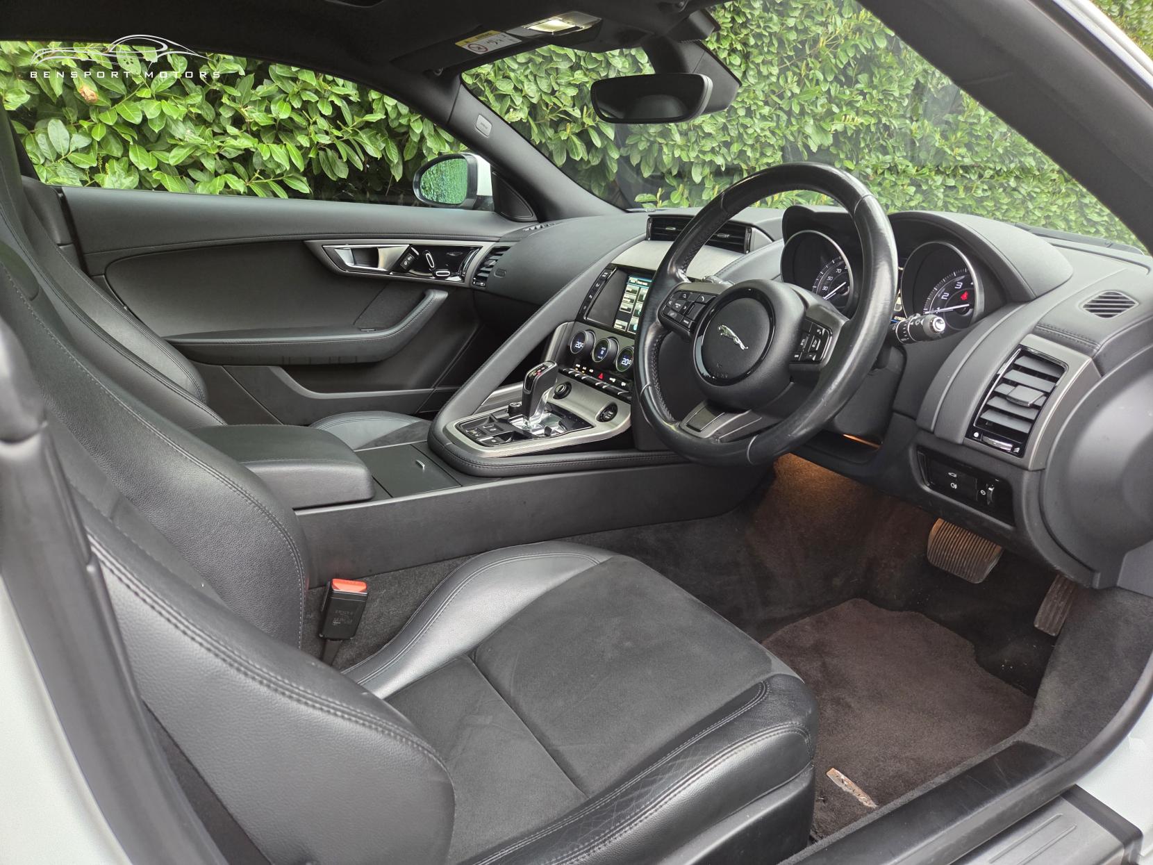 Jaguar F-Type 3.0 V6 Coupe 2dr Petrol Auto Euro 5 (s/s) (340 ps)