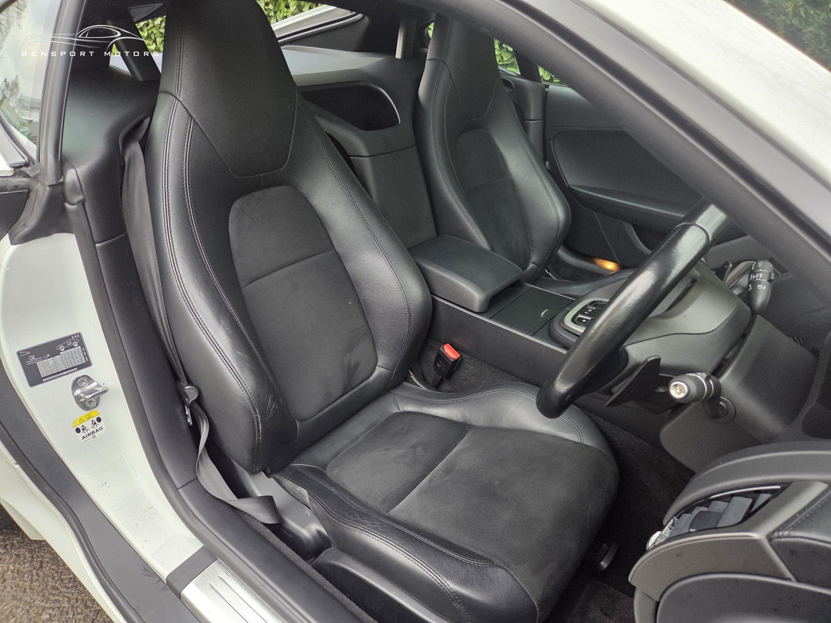 Jaguar F-Type 3.0 V6 Coupe 2dr Petrol Auto Euro 5 (s/s) (340 ps)