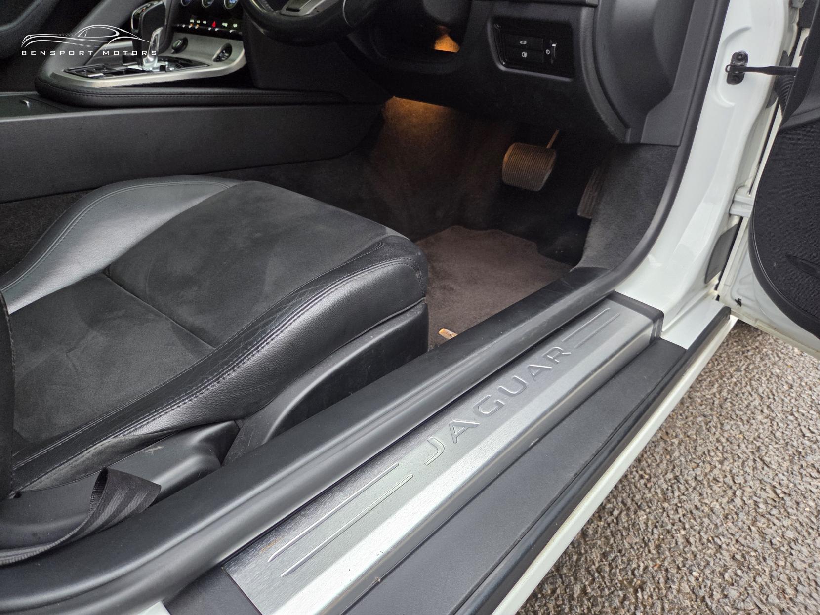 Jaguar F-Type 3.0 V6 Coupe 2dr Petrol Auto Euro 5 (s/s) (340 ps)