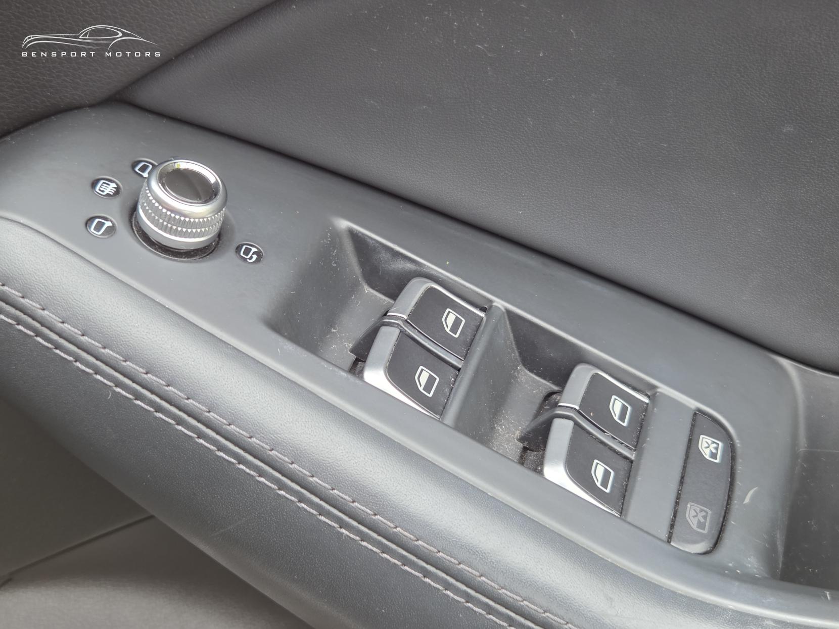 Audi Q5 2.0 TDI S line Plus SUV 5dr Diesel Manual quattro Euro 5 (s/s) (177 ps)