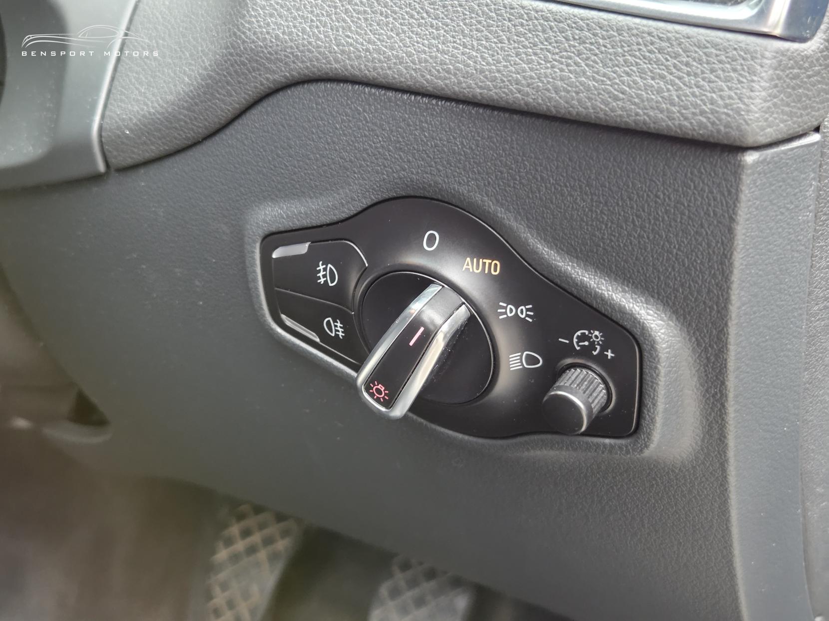 Audi Q5 2.0 TDI S line Plus SUV 5dr Diesel Manual quattro Euro 5 (s/s) (177 ps)