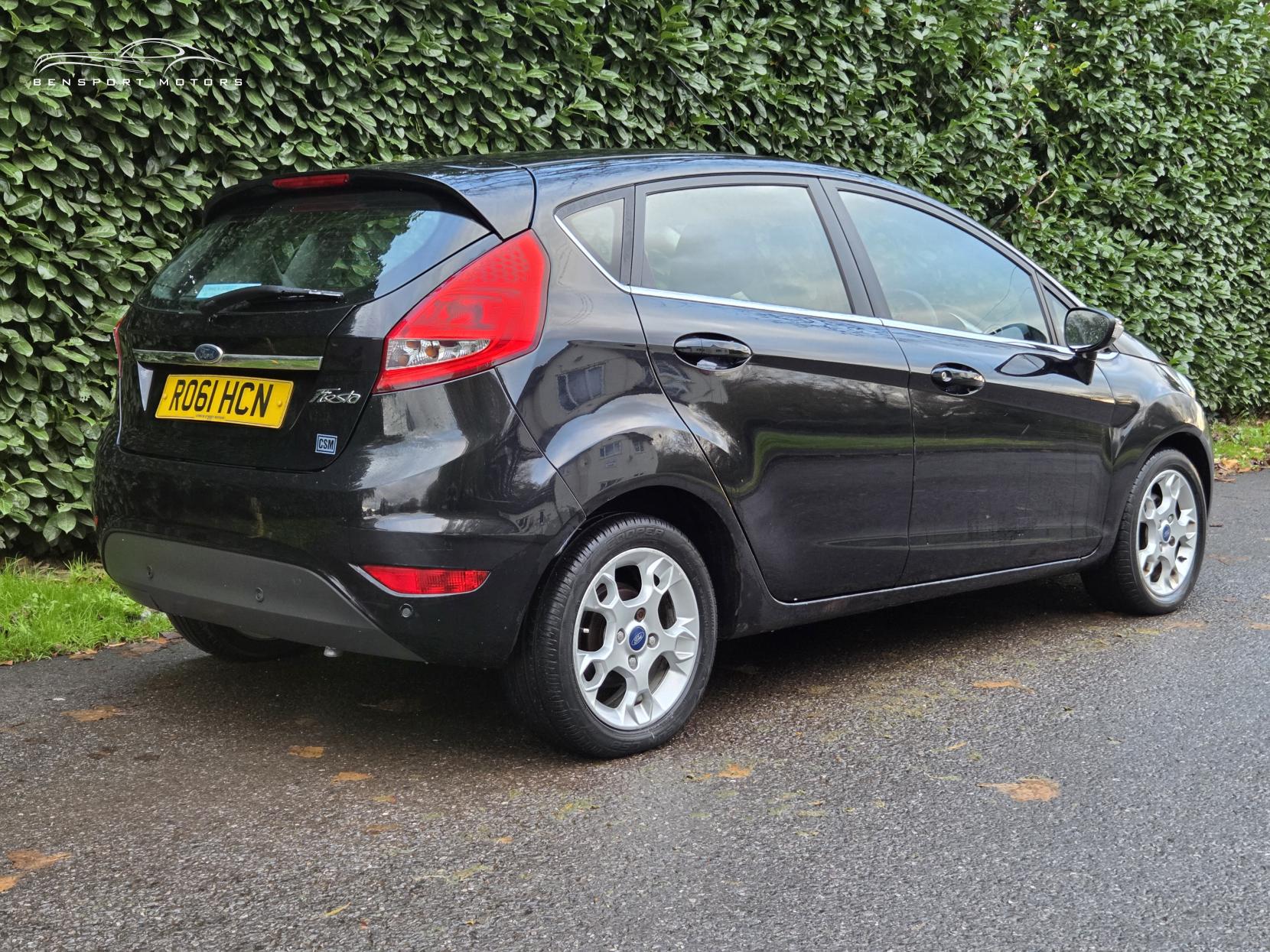 Ford Fiesta 1.4 Zetec Hatchback 5dr Petrol Automatic (154 g/km, 94 bhp)