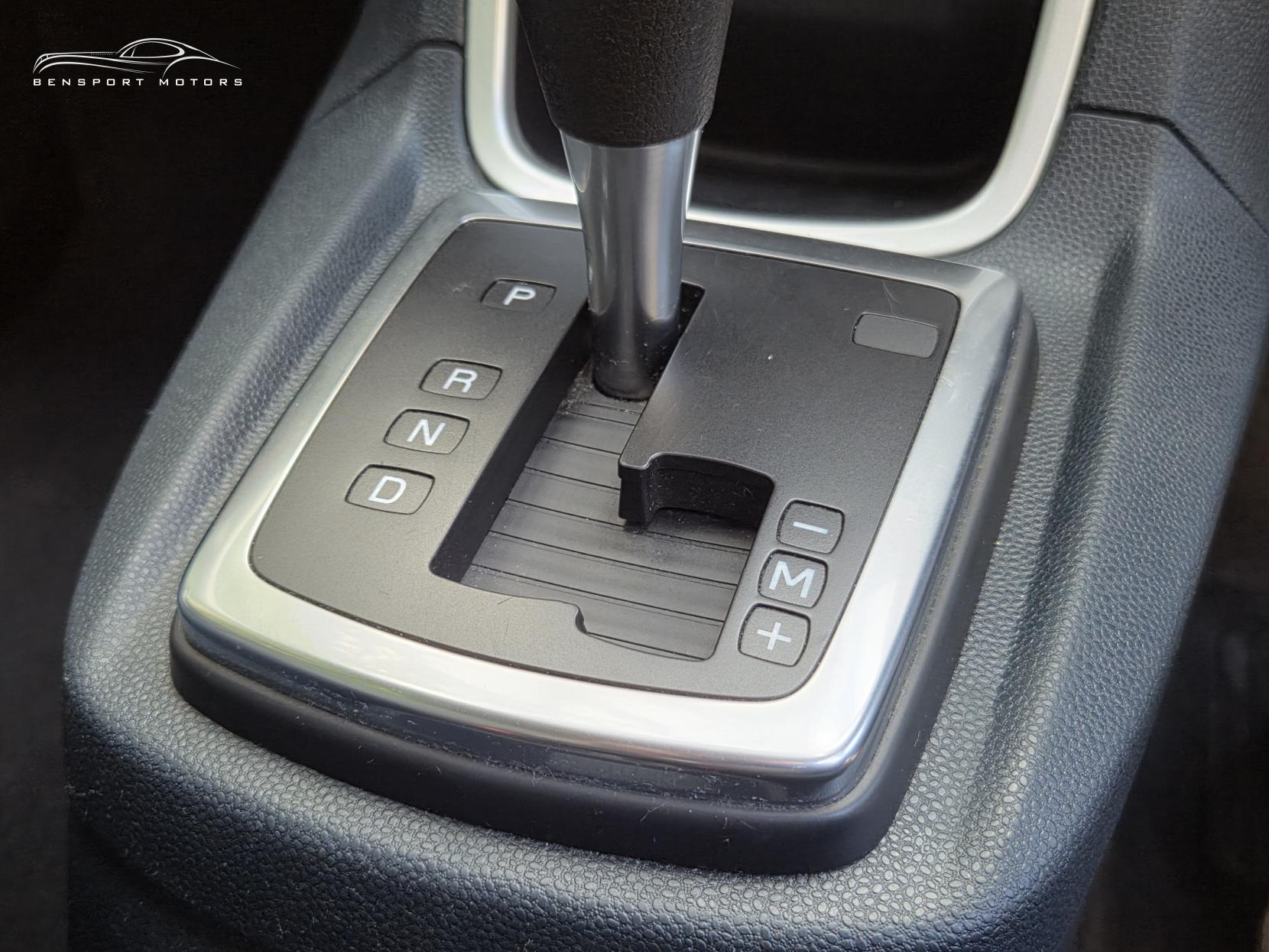 Ford Fiesta 1.4 Zetec Hatchback 5dr Petrol Automatic (154 g/km, 94 bhp)