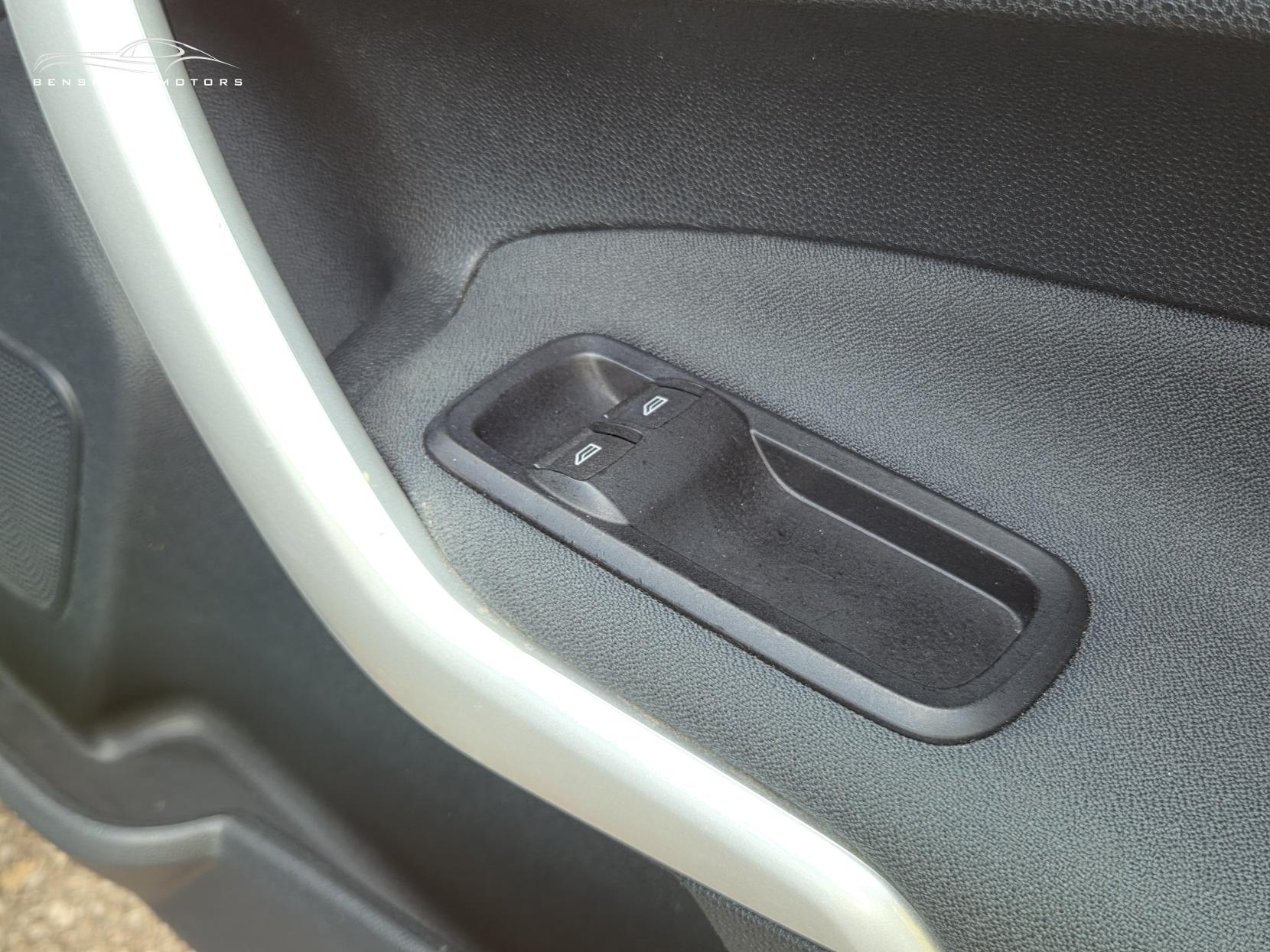 Ford Fiesta 1.4 Zetec Hatchback 5dr Petrol Automatic (154 g/km, 94 bhp)