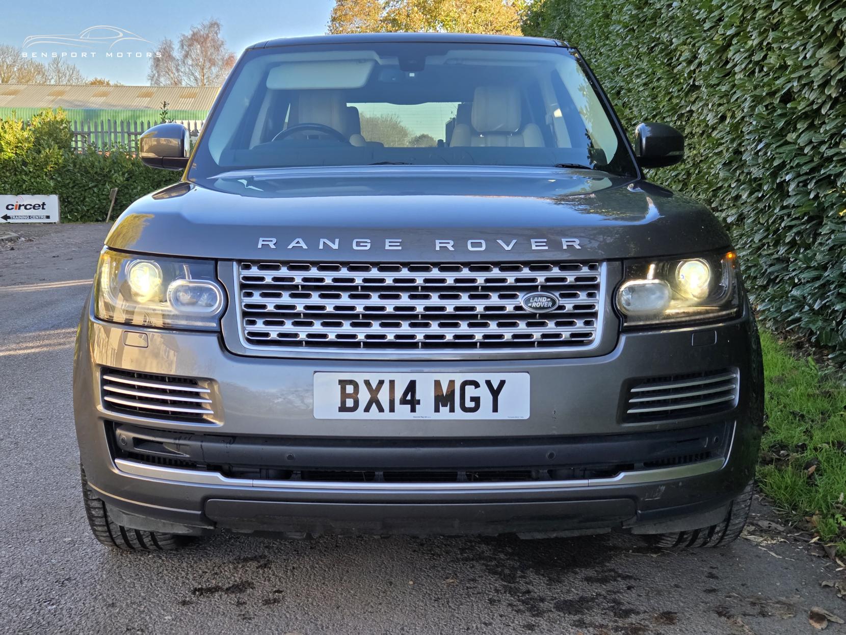 Land Rover Range Rover 4.4 SD V8 Vogue SE SUV 5dr Diesel Auto 4WD Euro 5 (339 ps)