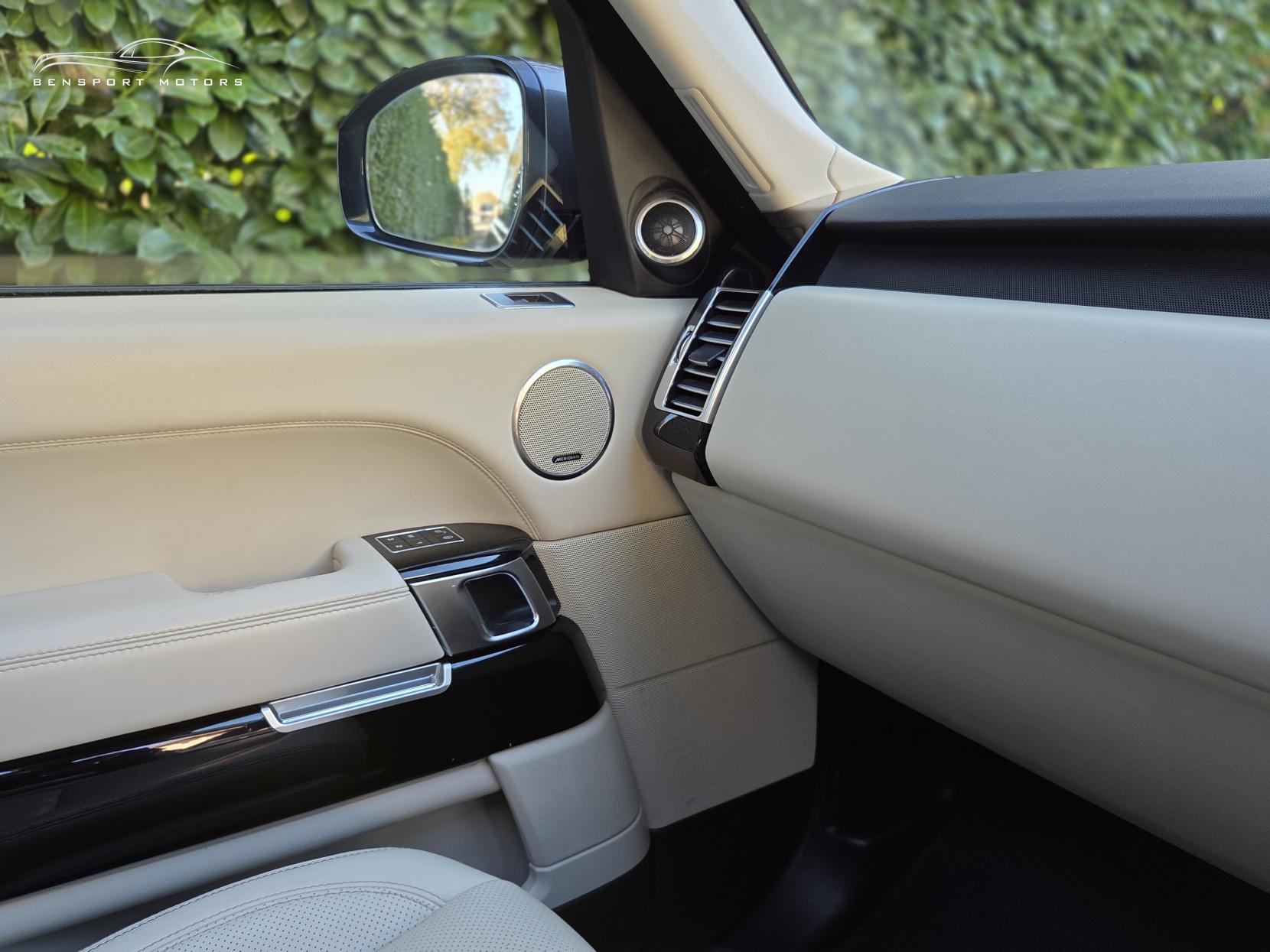 Land Rover Range Rover 4.4 SD V8 Vogue SE SUV 5dr Diesel Auto 4WD Euro 5 (339 ps)