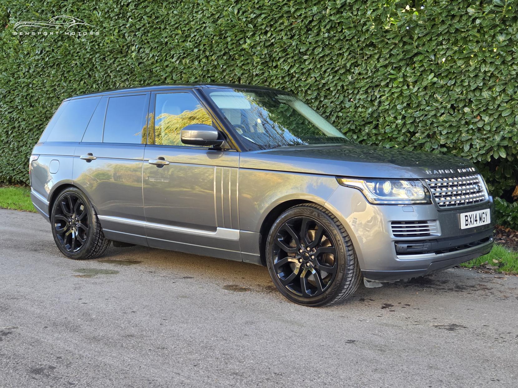 Land Rover Range Rover 4.4 SD V8 Vogue SE SUV 5dr Diesel Auto 4WD Euro 5 (339 ps)