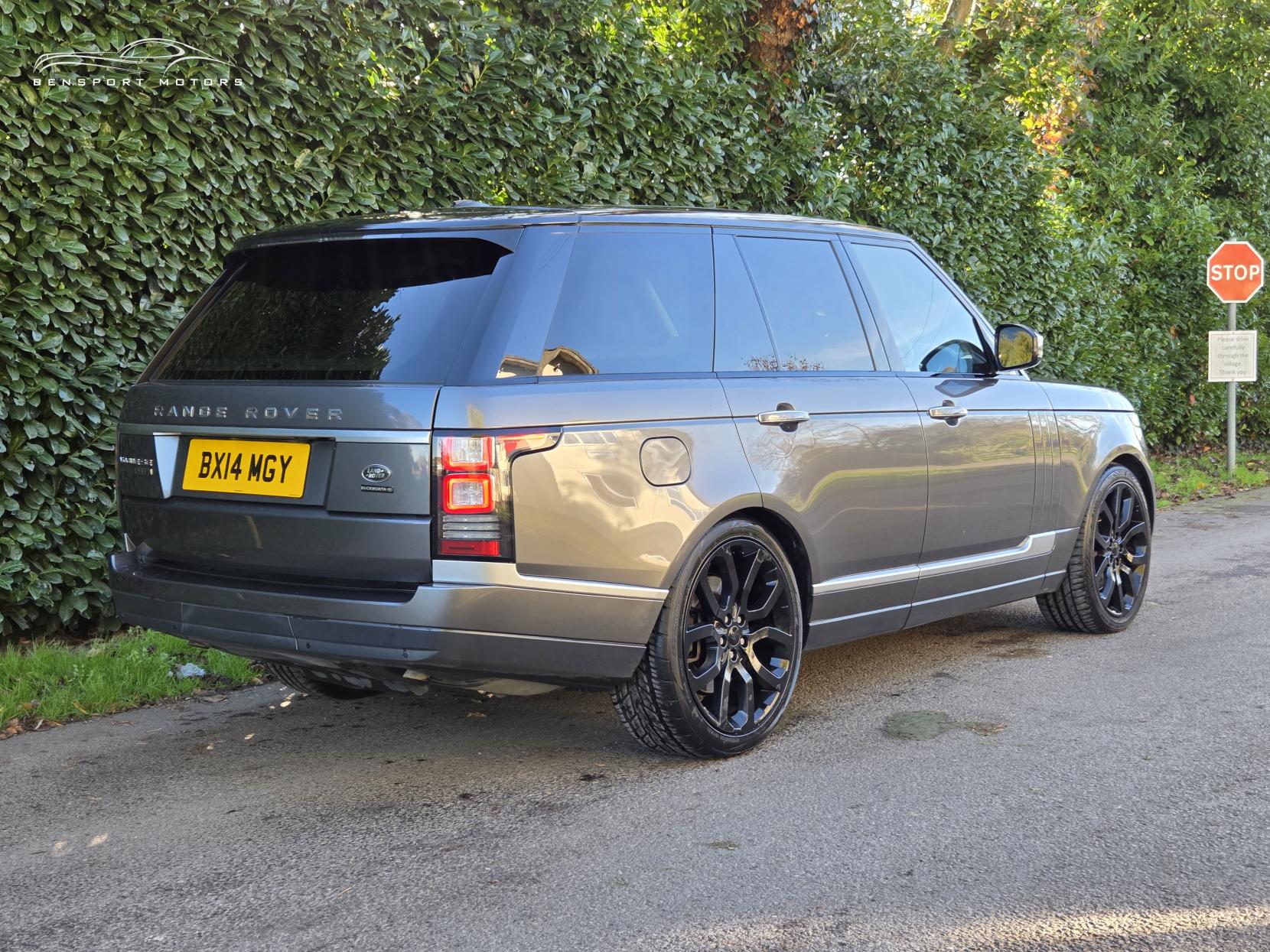 Land Rover Range Rover 4.4 SD V8 Vogue SE SUV 5dr Diesel Auto 4WD Euro 5 (339 ps)